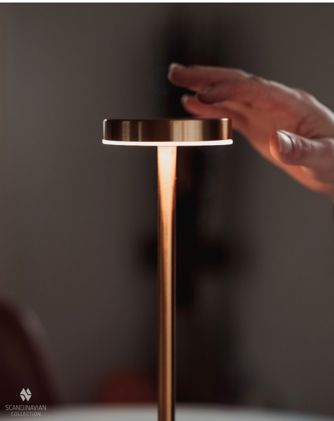 Touch bordslampa i guld