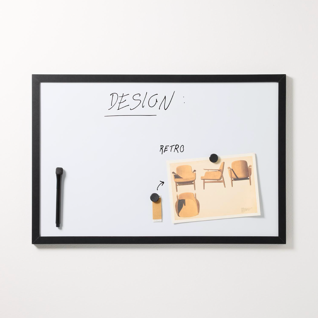 Magnetisk whiteboard, svart ram, 40 x 60 cm.