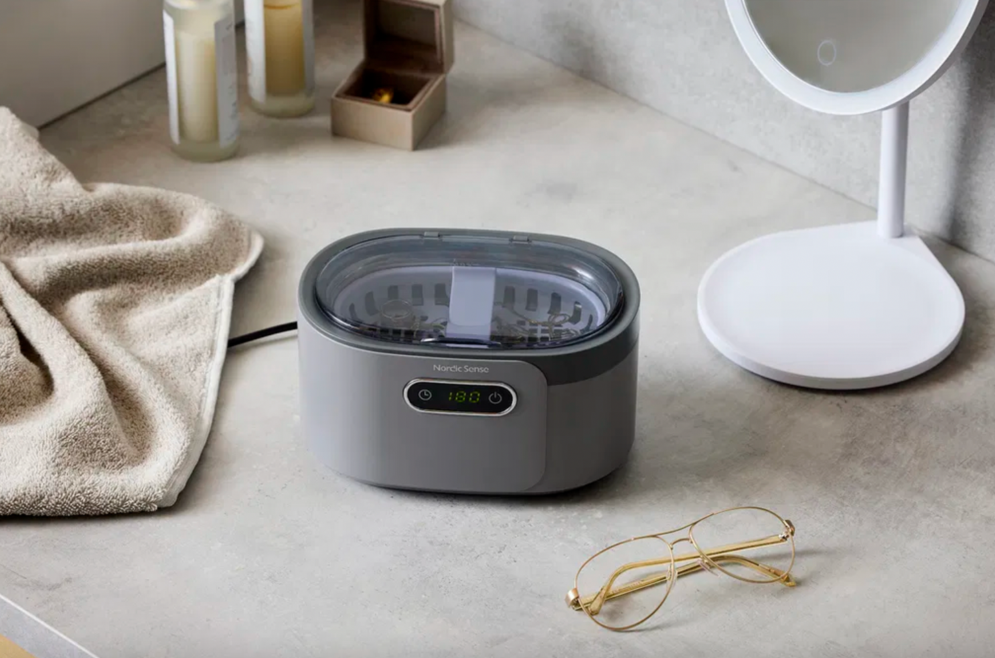 Ultraljudsrengörare för smycken och glasögon