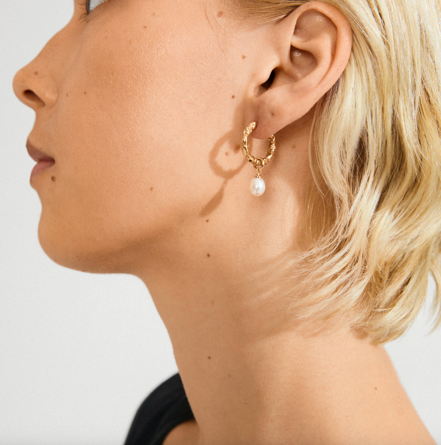 Örhängen med sötvattenspärlor