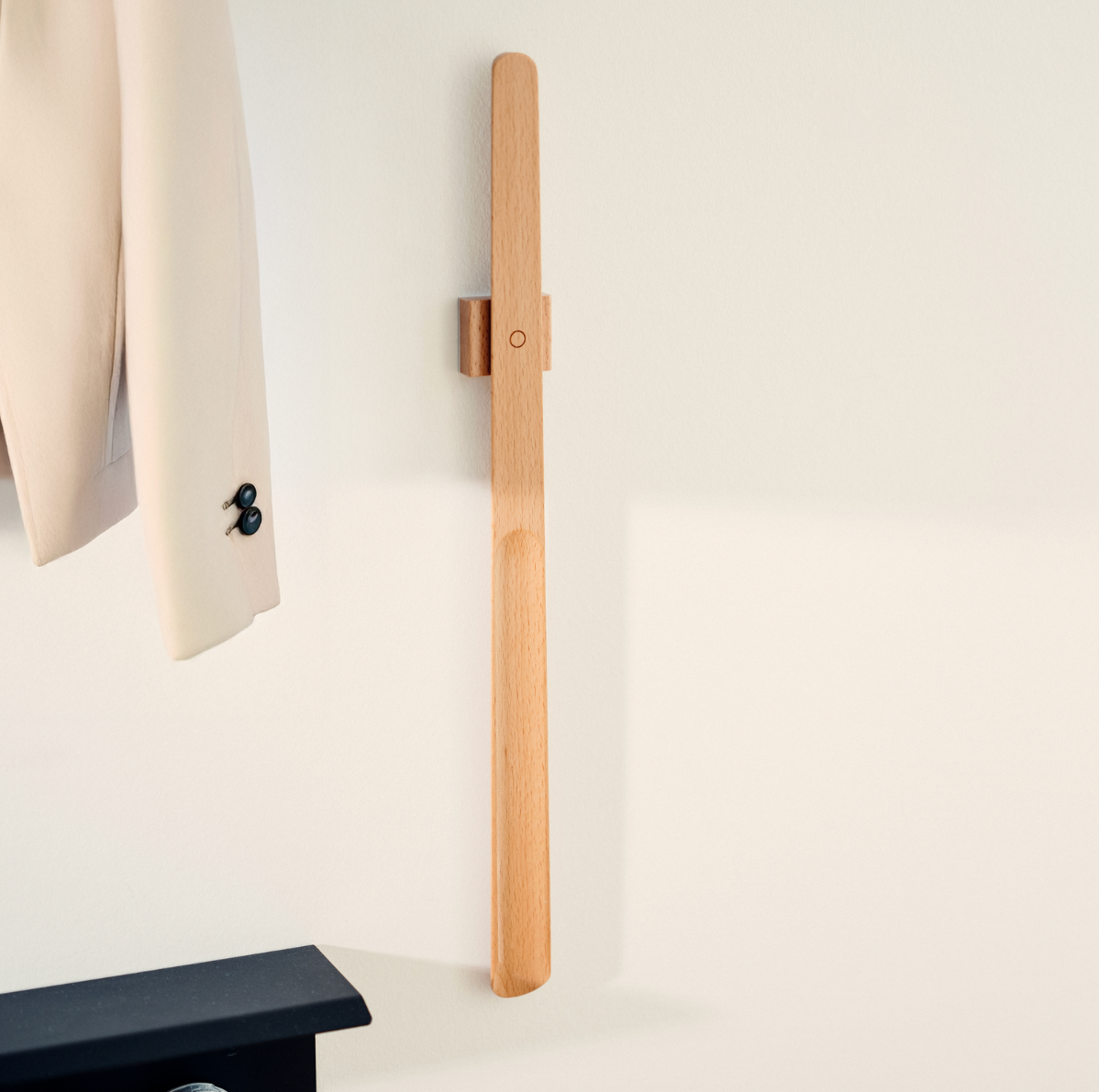 Skohorn i trä med magnet