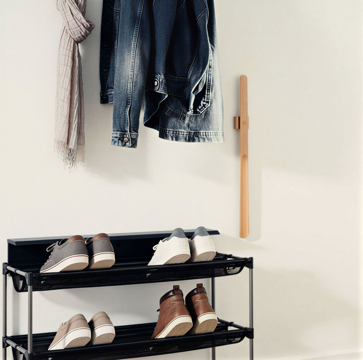 Skohorn i trä med magnet