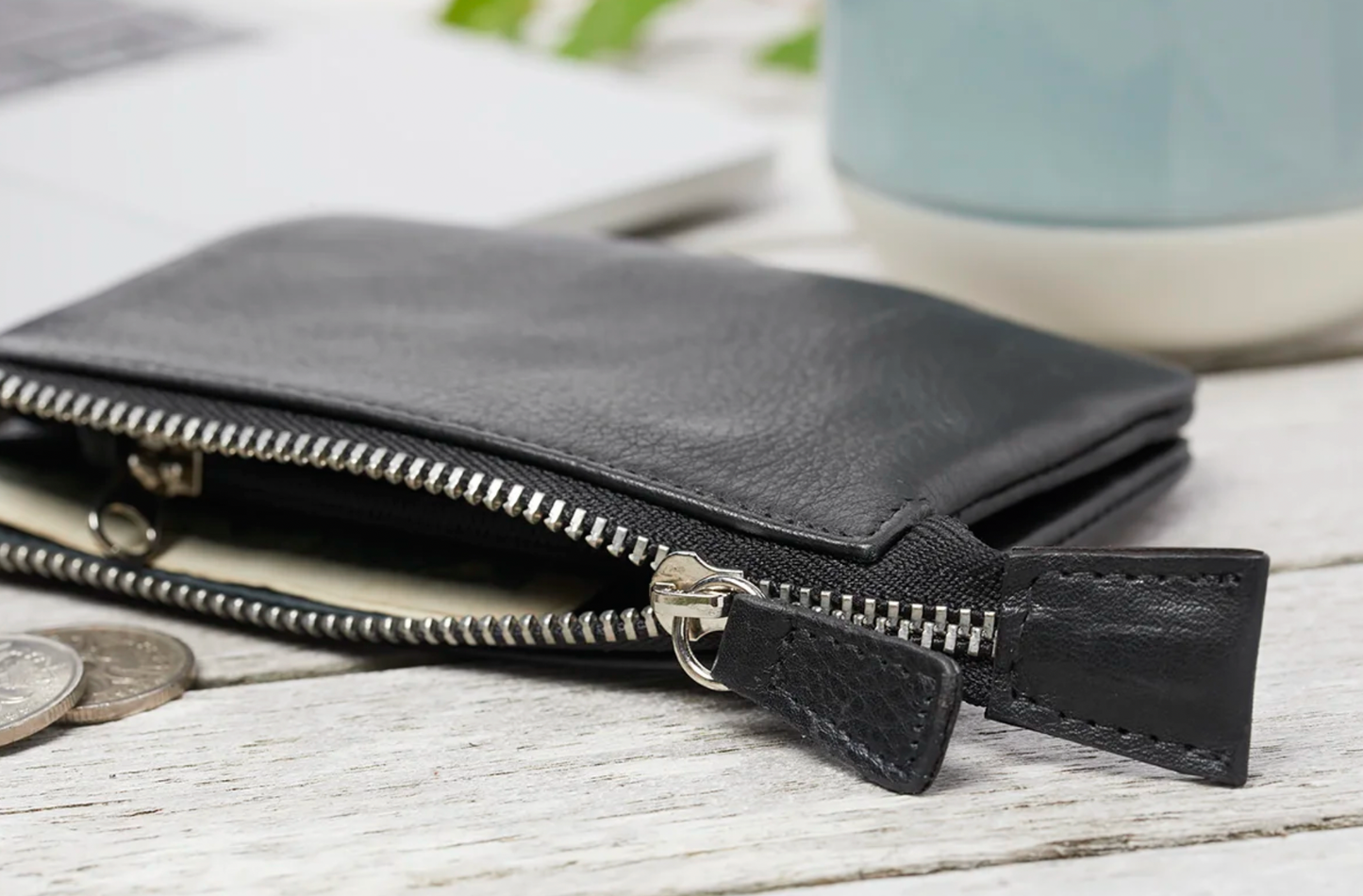 Plånbok med plats för kreditkort och dubbla fack, Svart