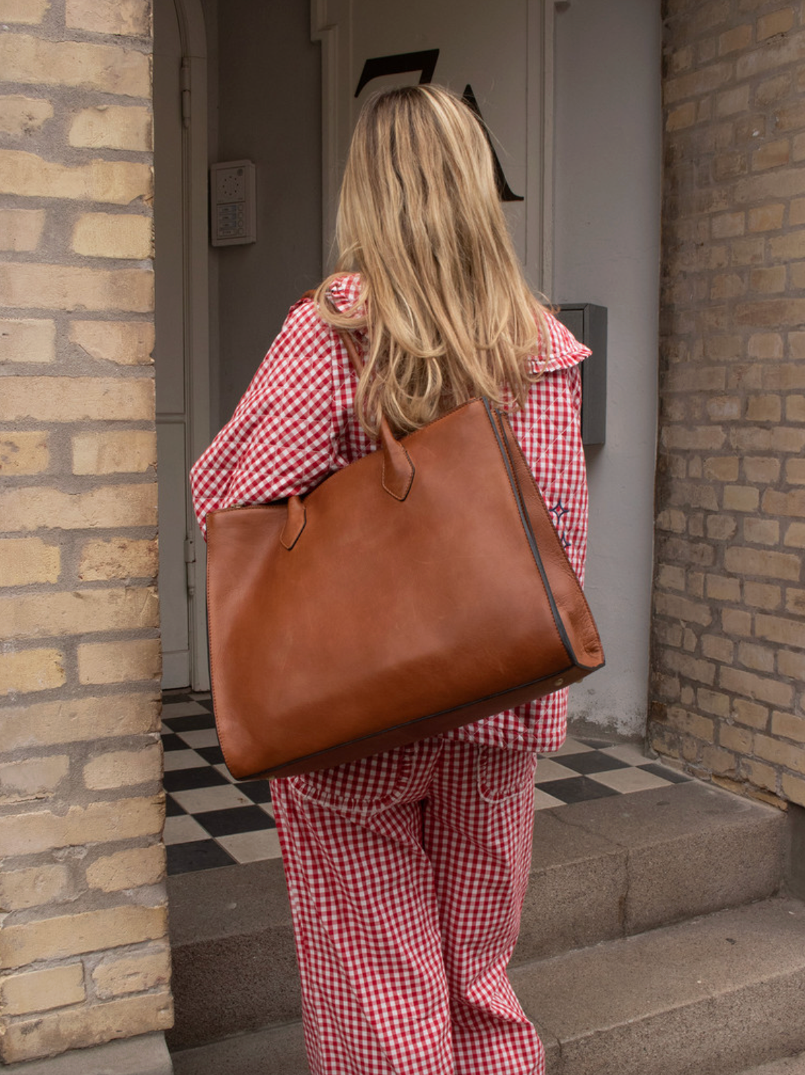 Axelväska Ora Big - Cognac