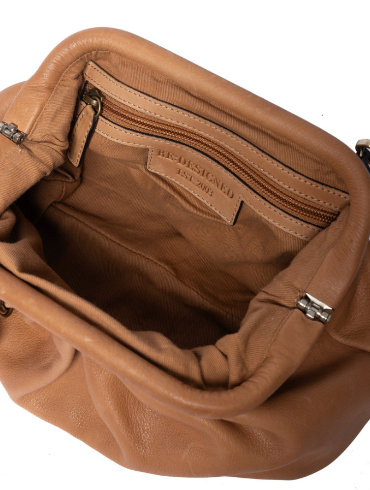 Clutch / skinnväska Noha big cognac