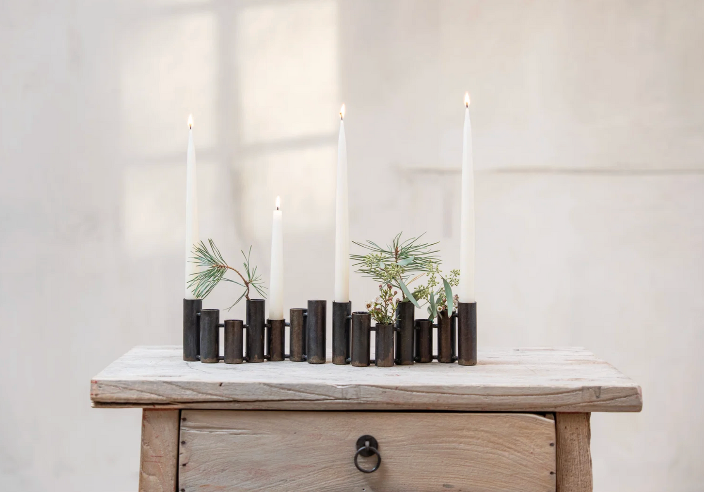 Ställ för ljus och blommor