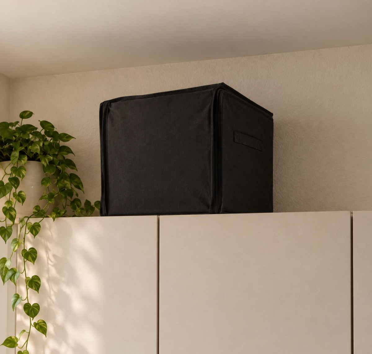 Förvaringsbox med indelade lådor – för julkulor