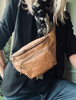 Midjeväska i vintagelook CLASSY - Camel