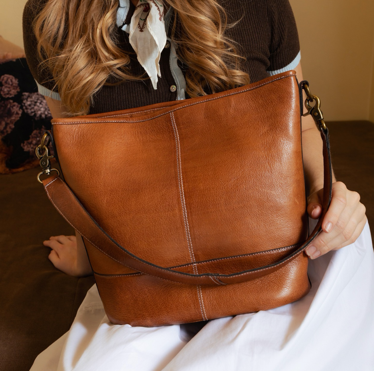 Axelväska Nomi walnut