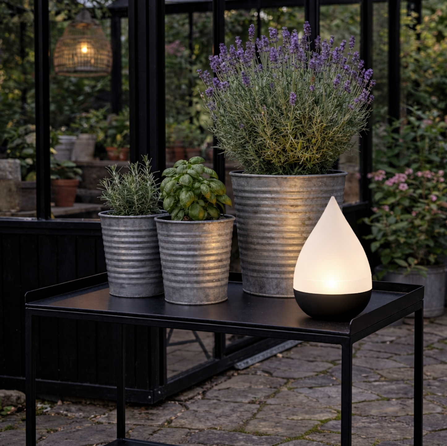 Bordslampa AURA med solceller