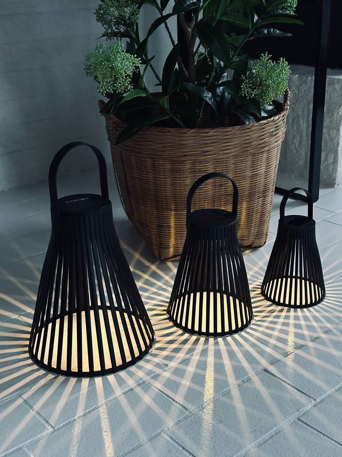 Lykta med solceller - GARDEN BLACK 14cm