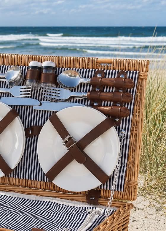 Picknickkorg med innehåll för 4 personer - DELUXE