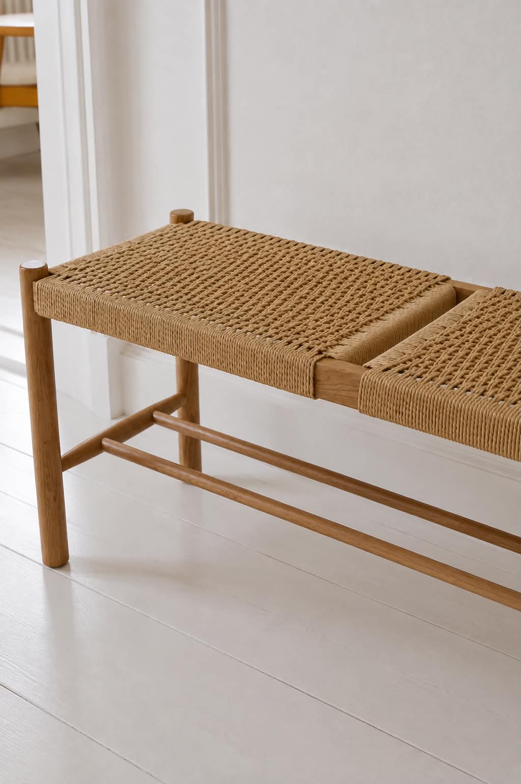 Bänk Cotta i massiv ek och flätad sits - 110 cm