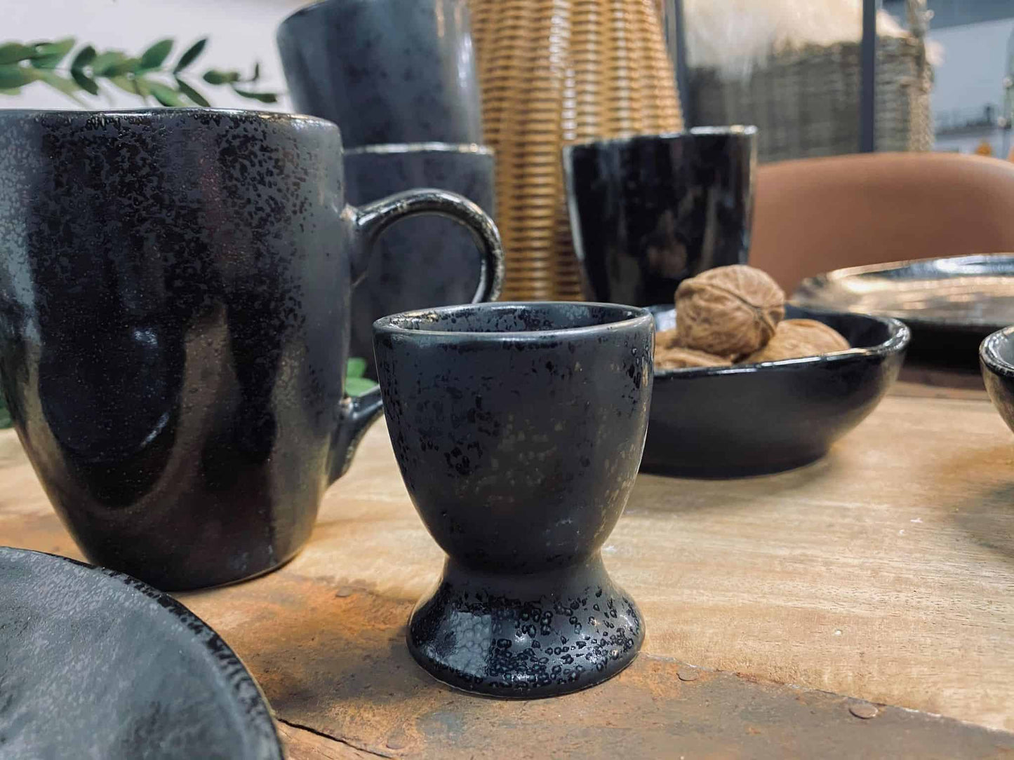 Æggebæger i stentøj - Mat sort - VIAMAJA.DK