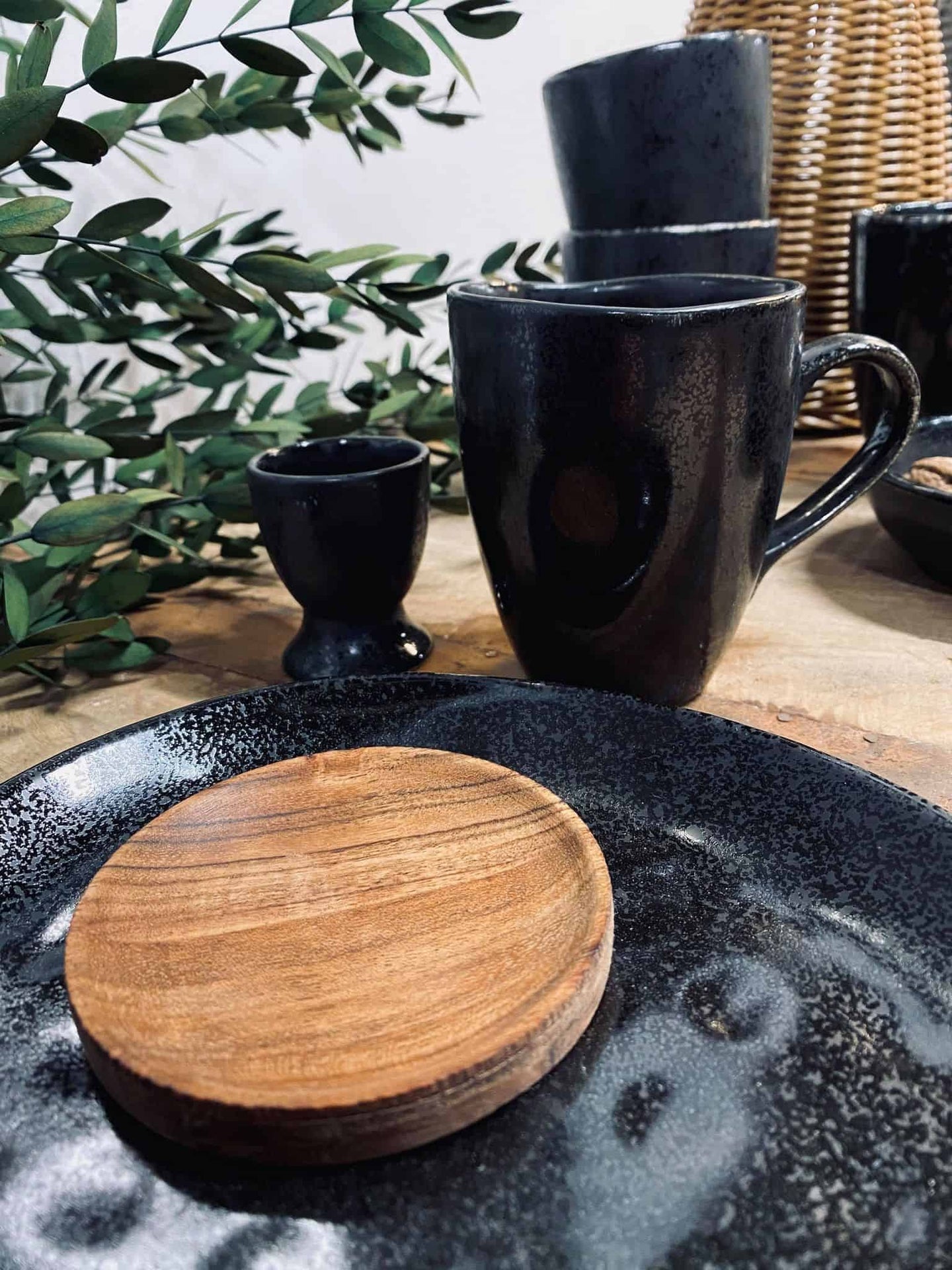 Æggebæger i stentøj - Mat sort - VIAMAJA.DK