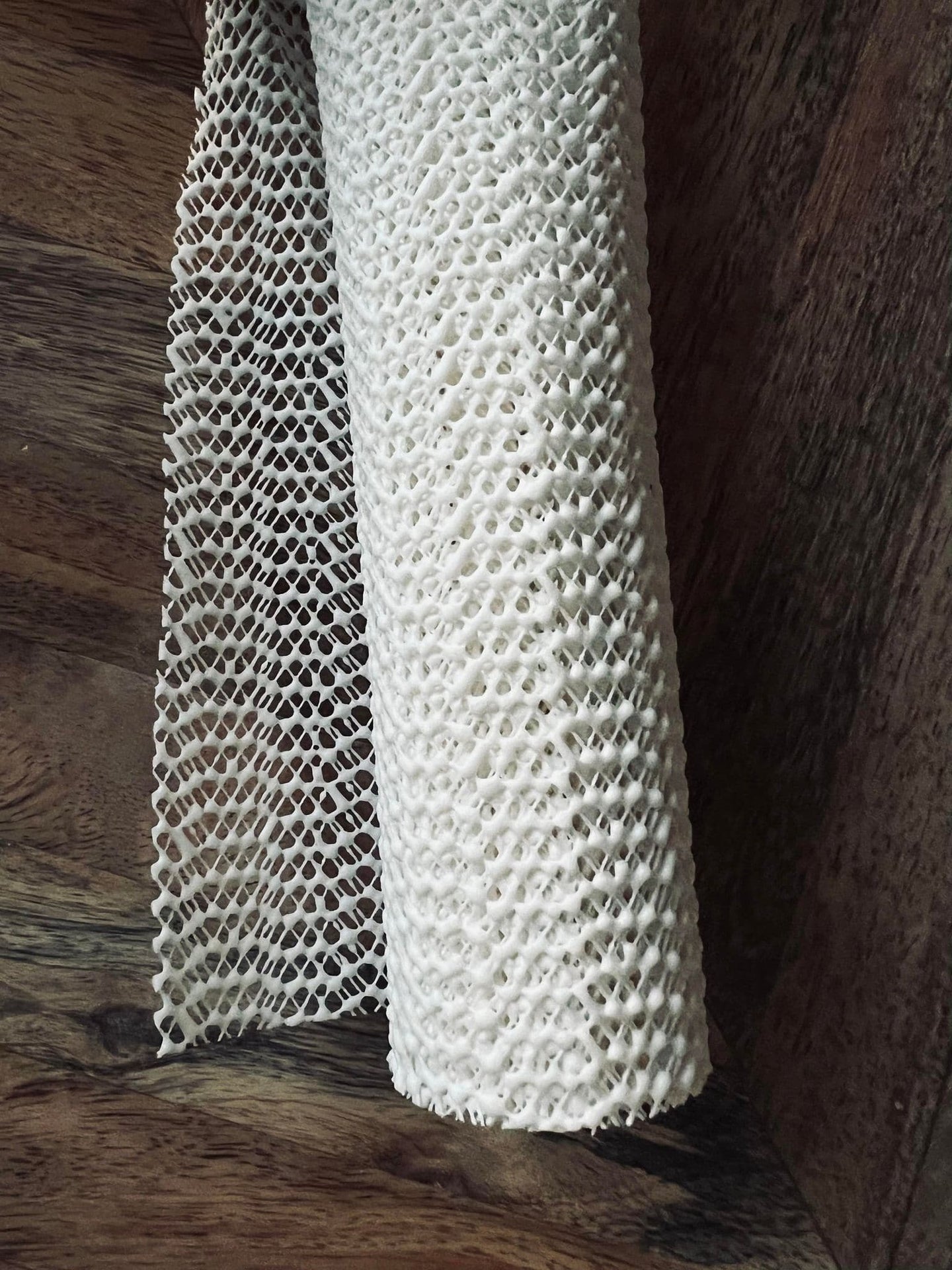 Anti-skrid 30x100cm - Hvid / Grå - VIAMAJA.DK