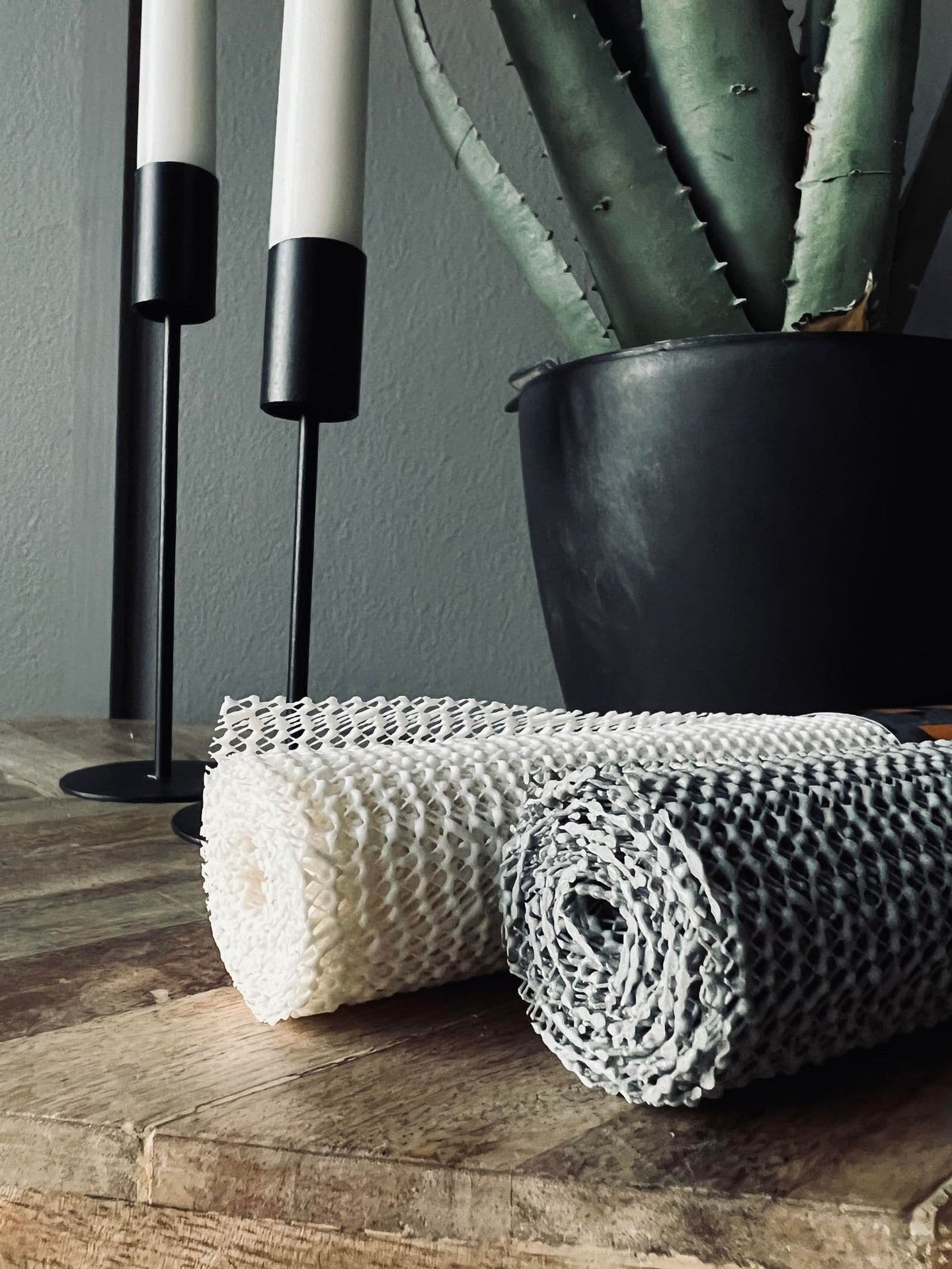 Anti-skrid 30x100cm - Hvid / Grå - VIAMAJA.DK