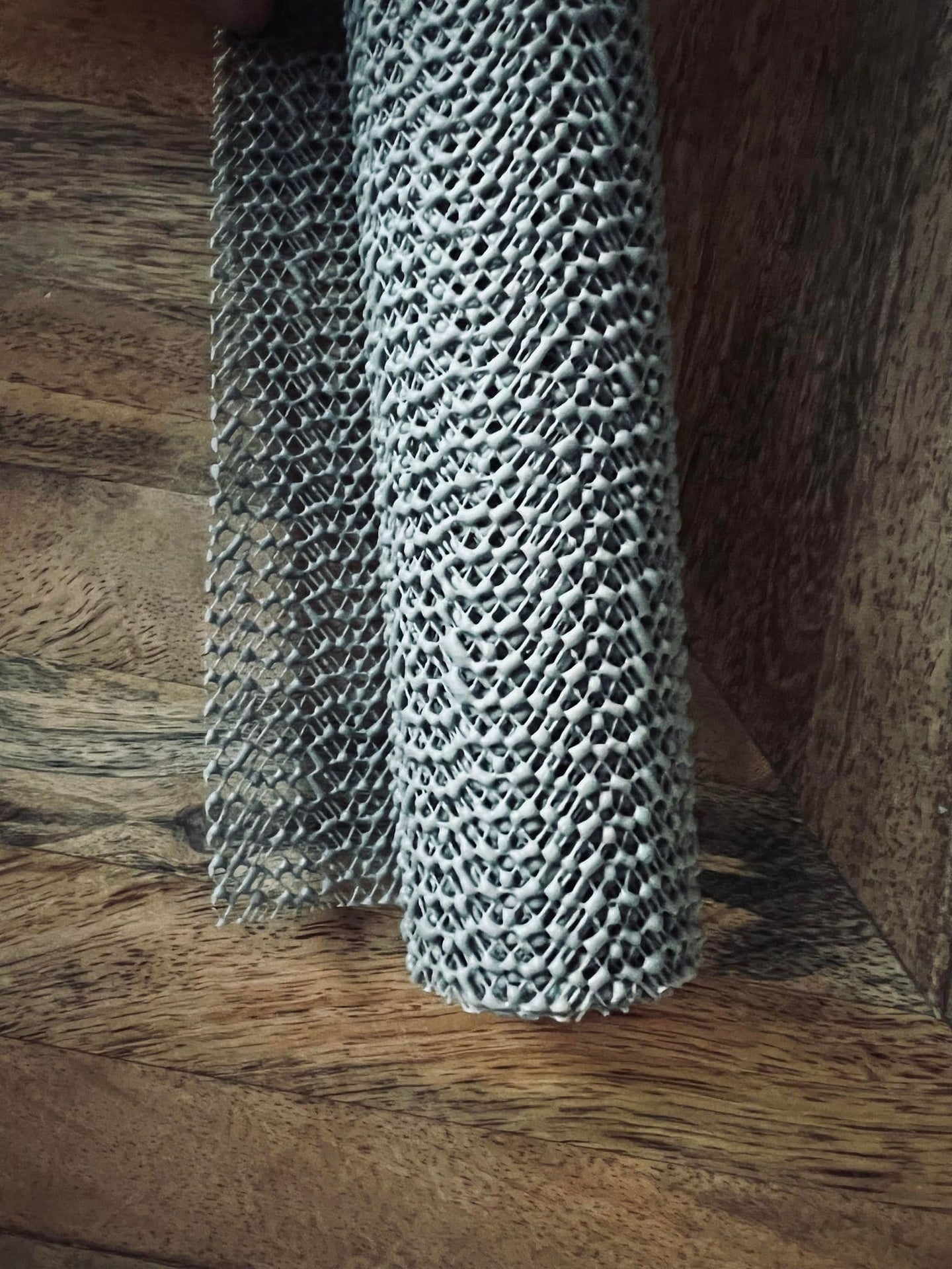 Anti-skrid 30x100cm - Hvid / Grå - VIAMAJA.DK