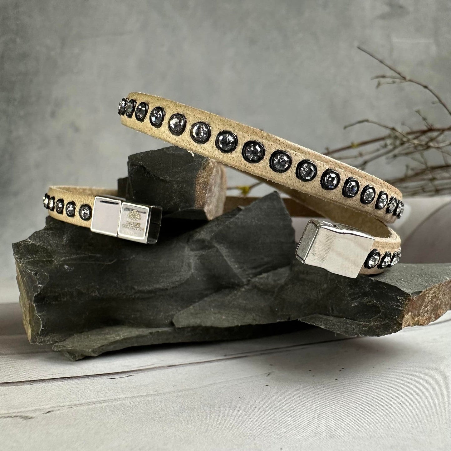 Armbånd Beige m. Swarowski sten - VIAMAJA.DK