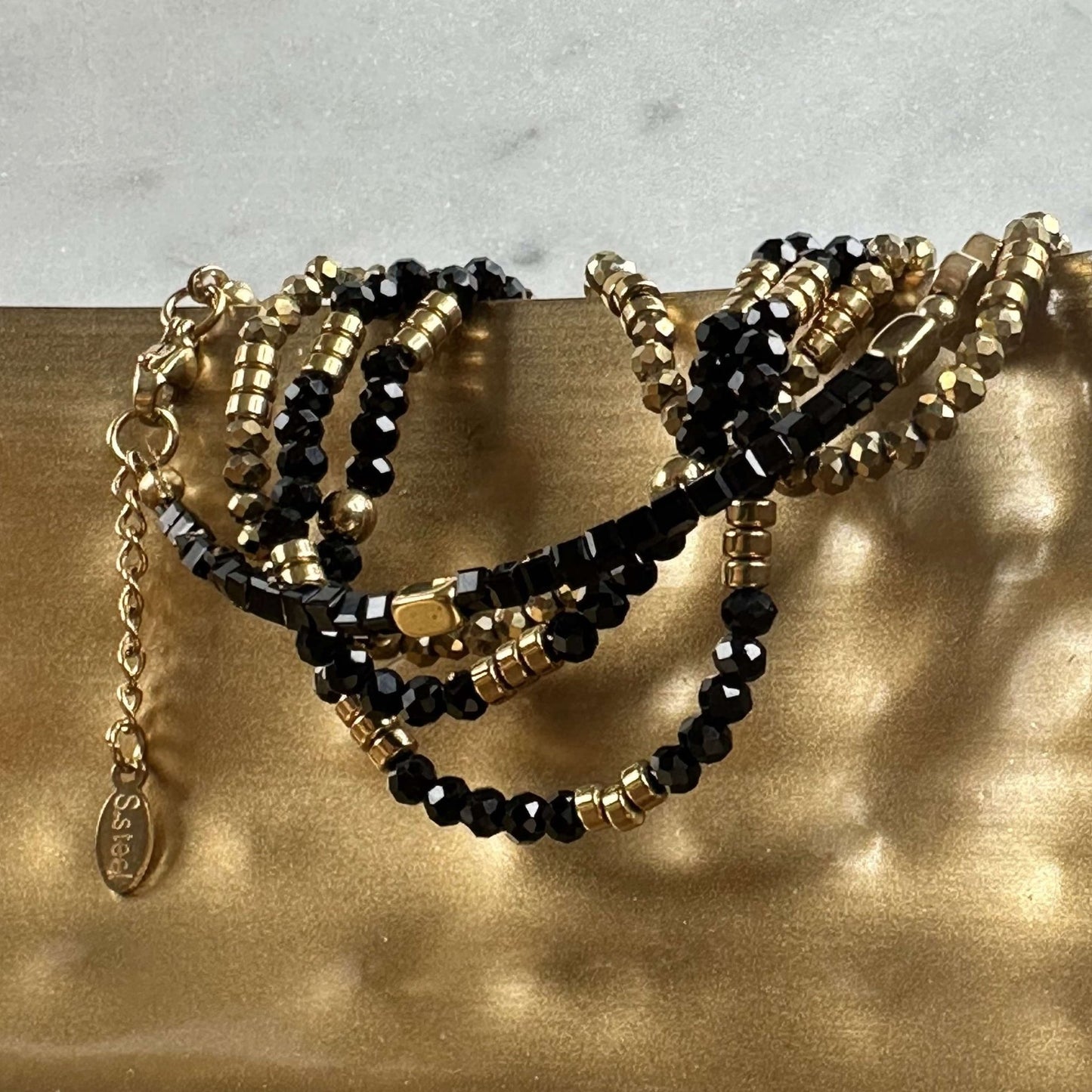 Armbånd Black MICHELLE hjerte – 5 armbånd - VIAMAJA.DK