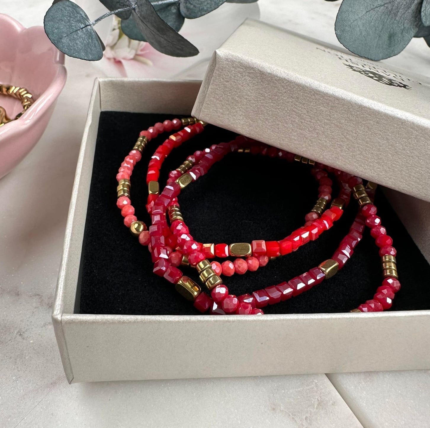Armband Merle – Röd mix | Stilfullt och mångsidigt armband – VIAMAJA