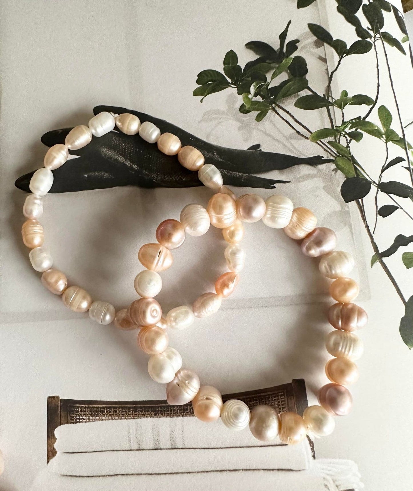 Armbånd Nadia m. 5mm ferskvandsperler – Beige mix - VIAMAJA.DK