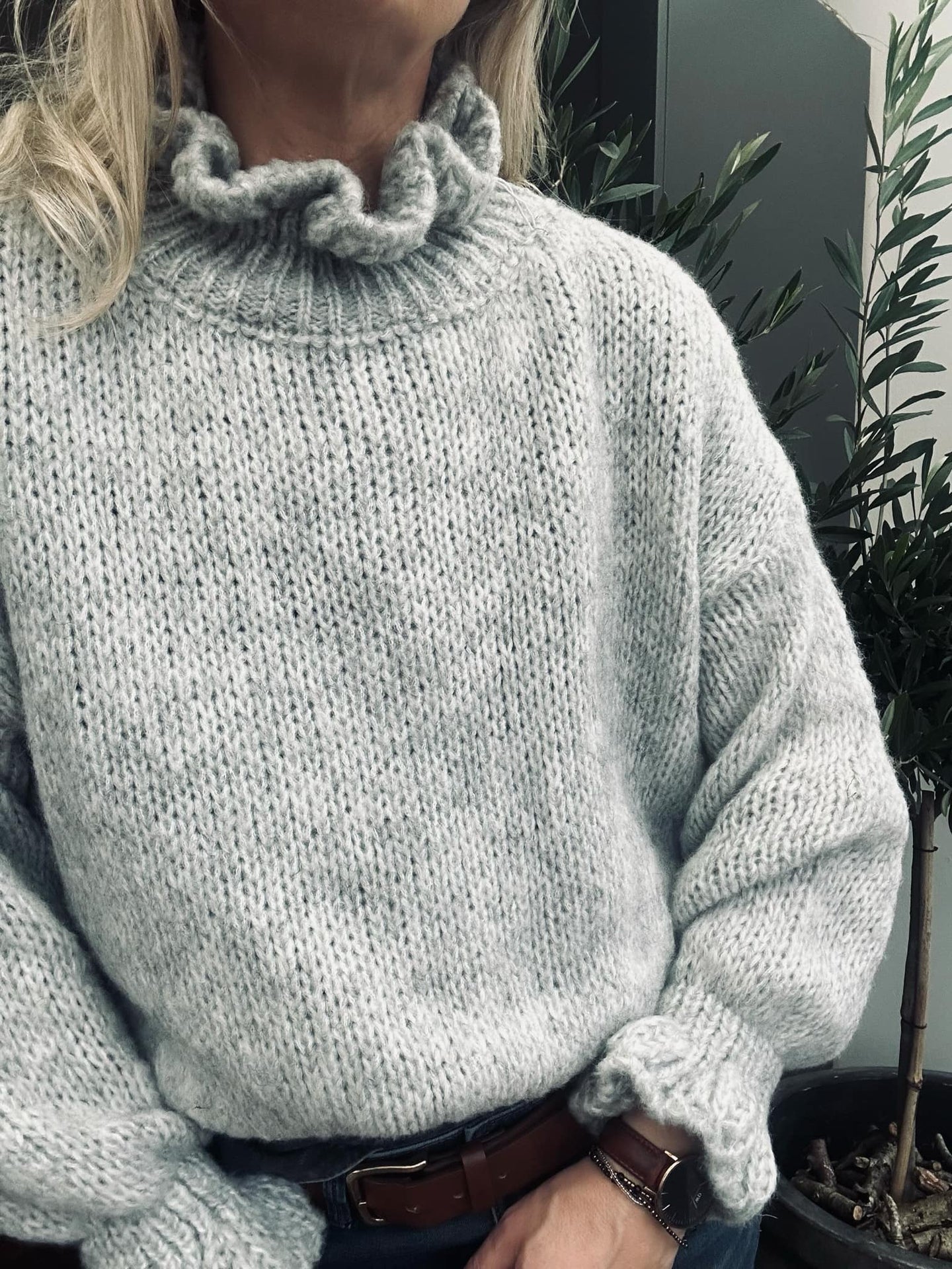 Stickad Nina - Grå