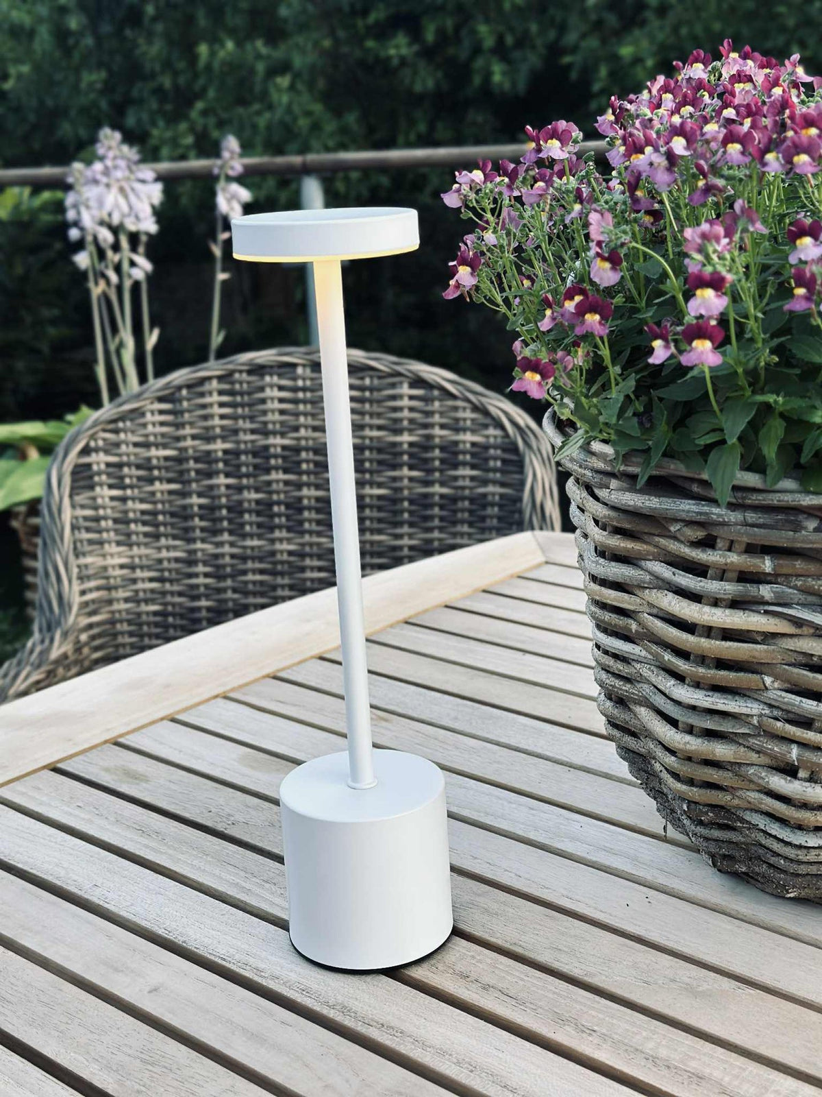 LED bordslampa KELLY Vit - uppladdningsbar