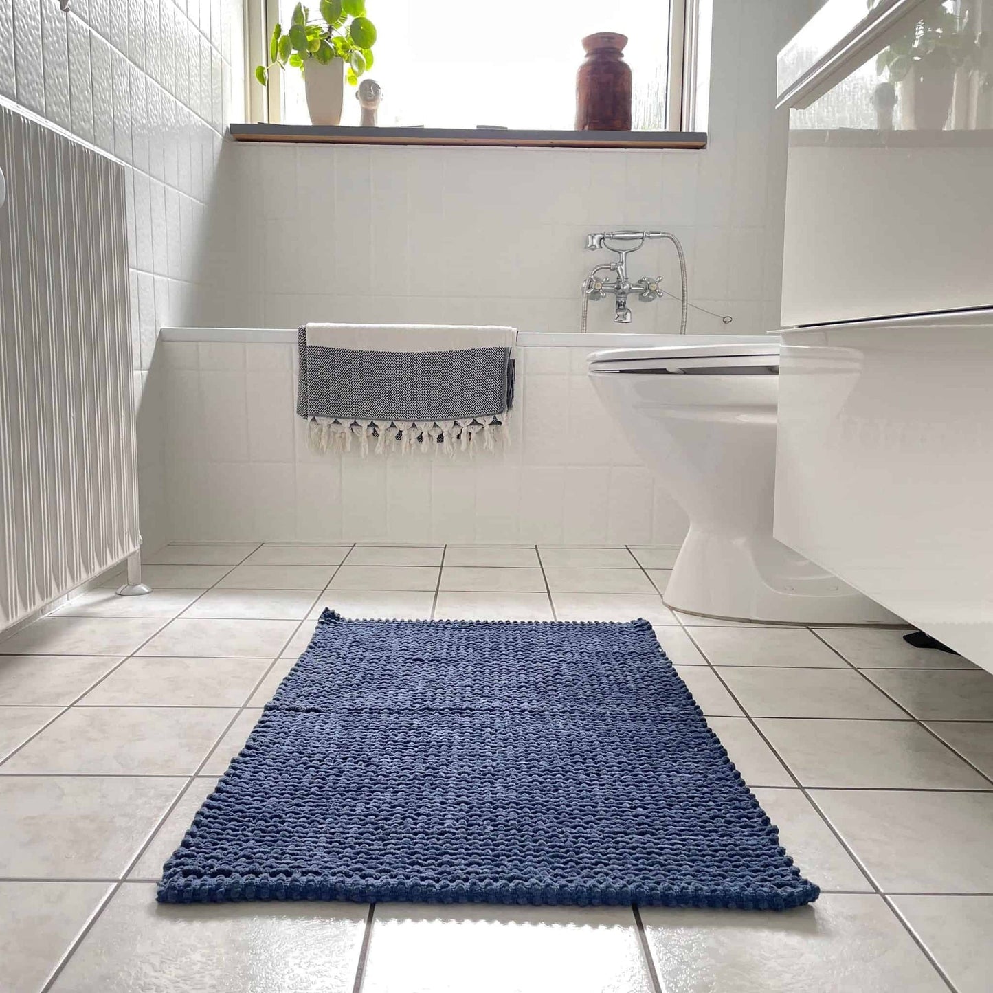 Bademåtte 50x80cm – Blå - VIAMAJA.DK