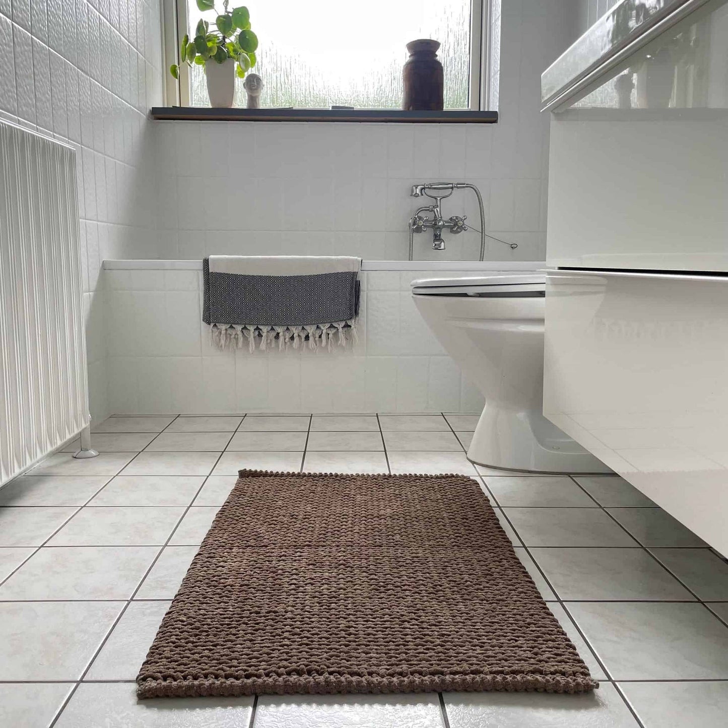 Bademåtte 50x80cm – Taupe - VIAMAJA.DK