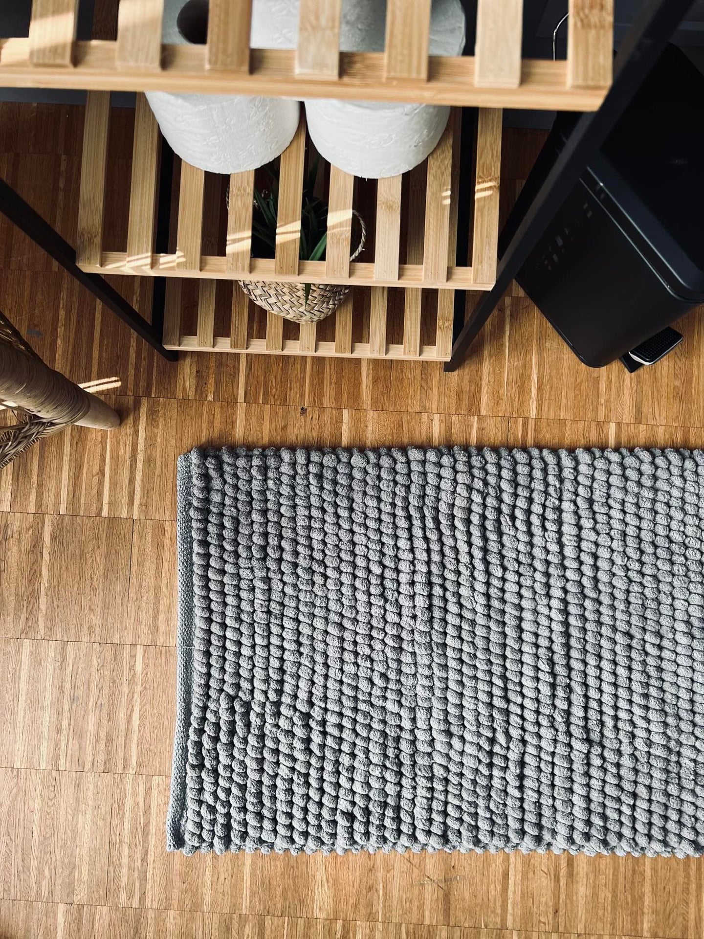 Bademåtte - Grå DOTS 50x80cm - VIAMAJA.DK