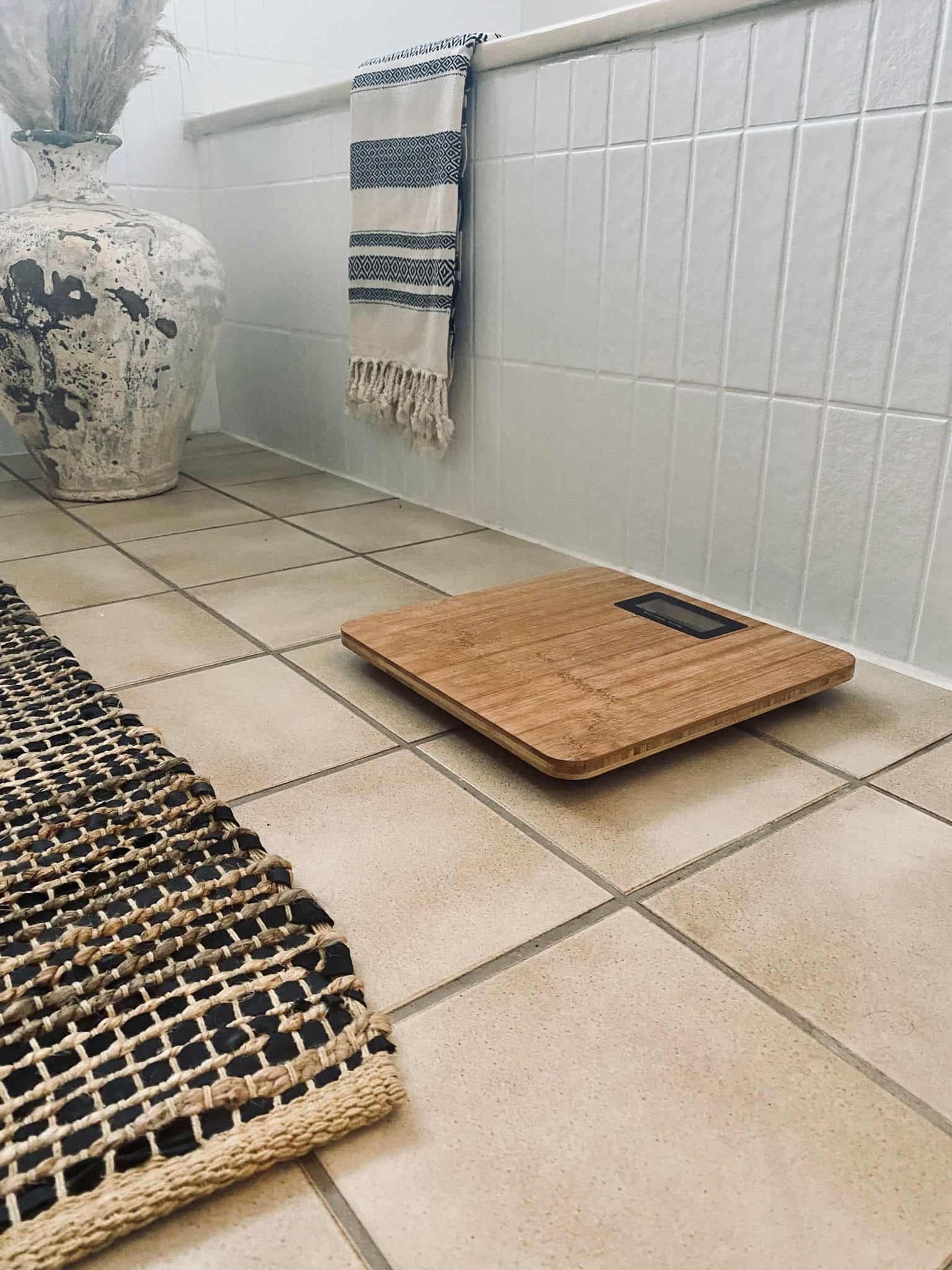 Badevægt i Bambus - VIAMAJA.DK