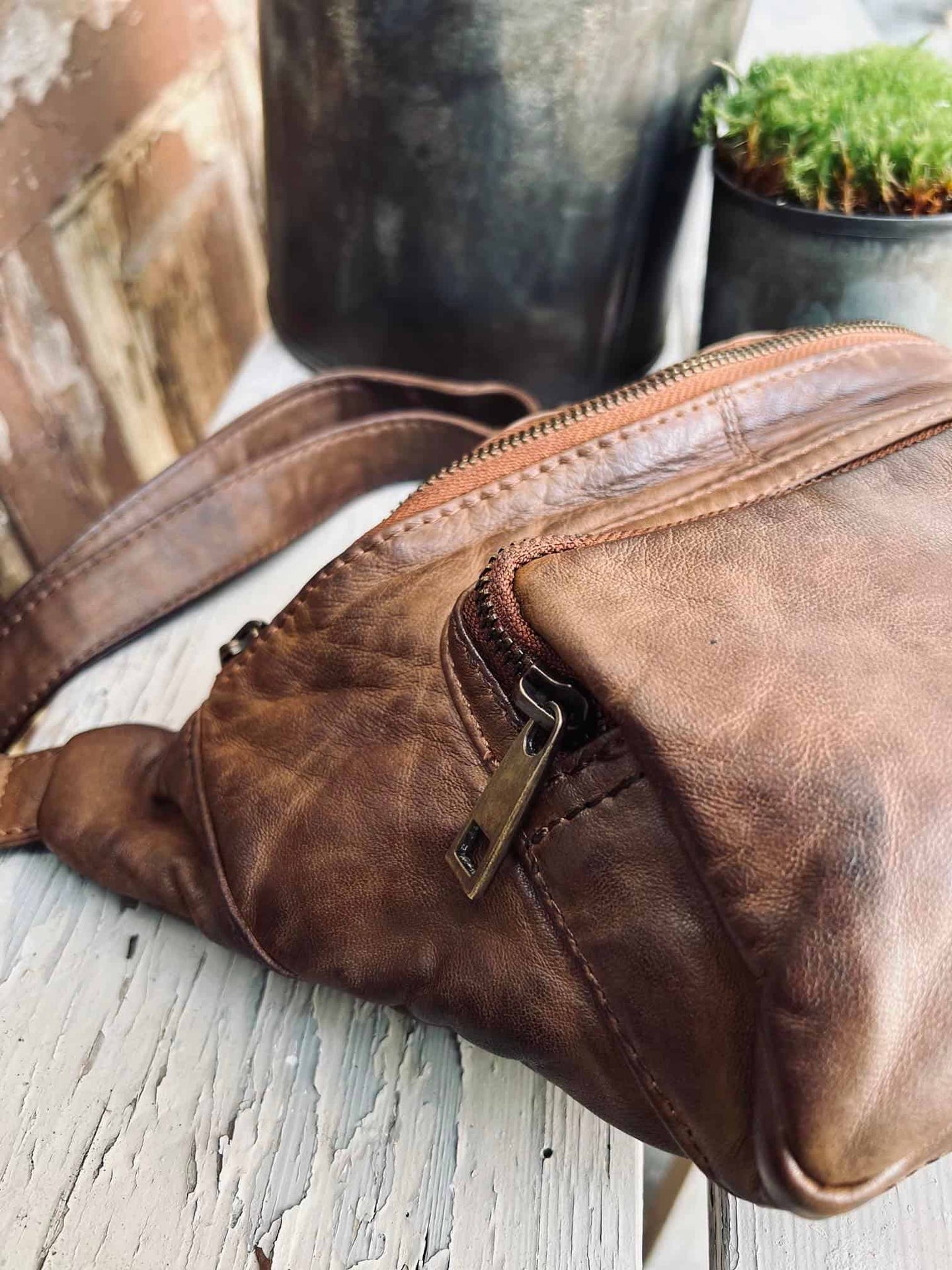 Bæltetaske CLASSY - Chestnut - VIAMAJA.DK