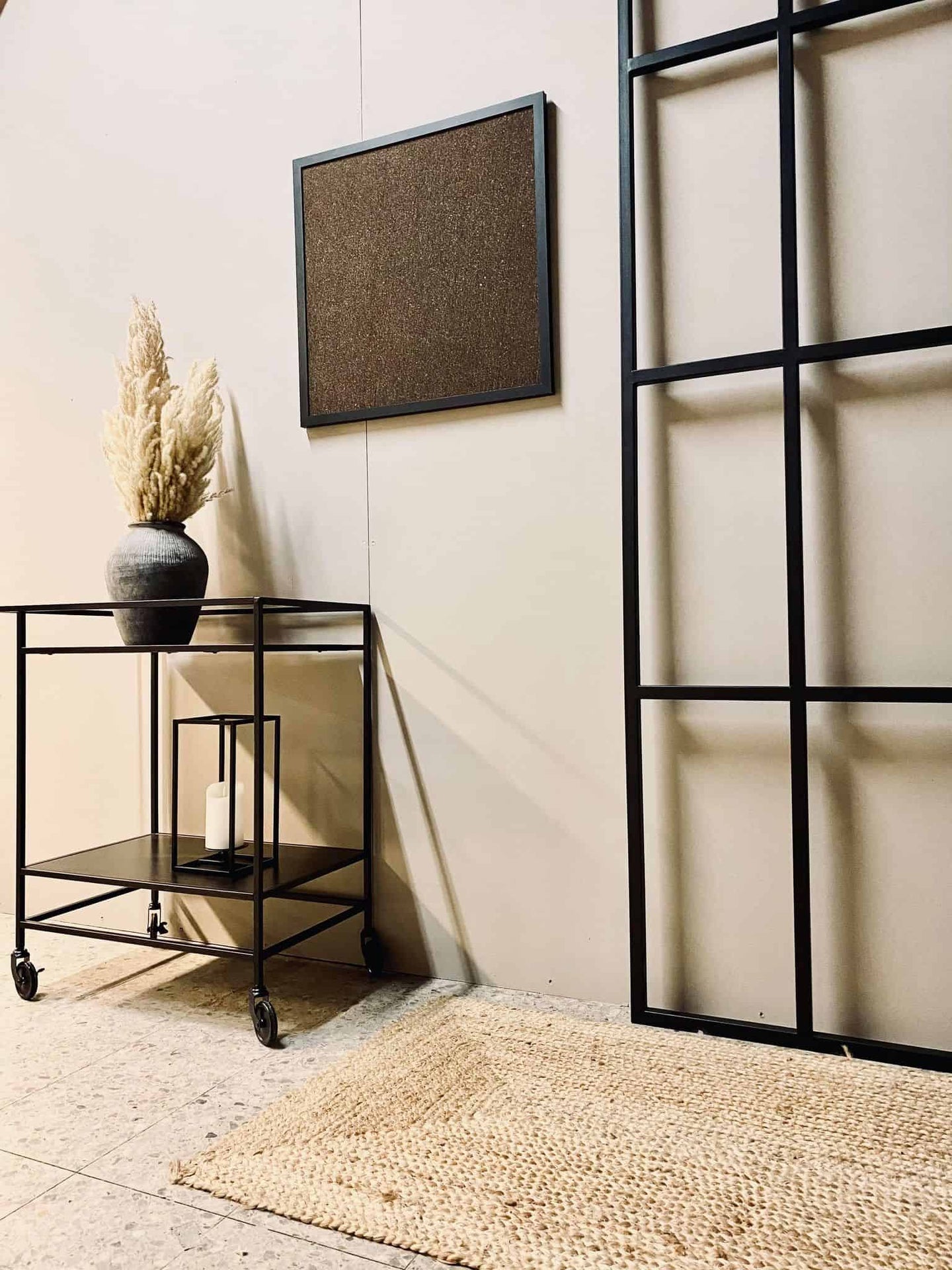 Barvogn på sorte hjul - VIAMAJA.DK