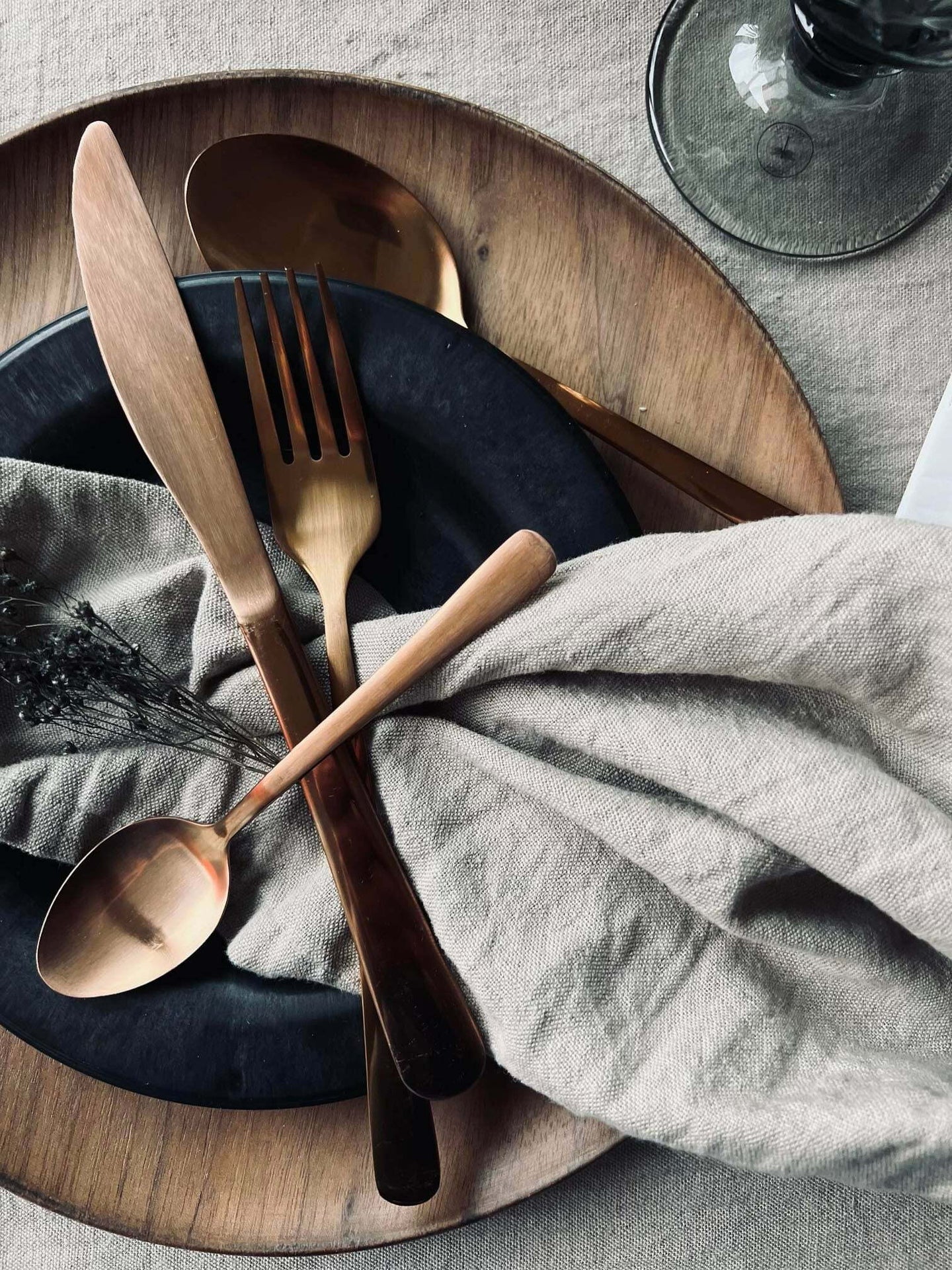 Bestik til 4 personer - Kobber blank - VIAMAJA.DK