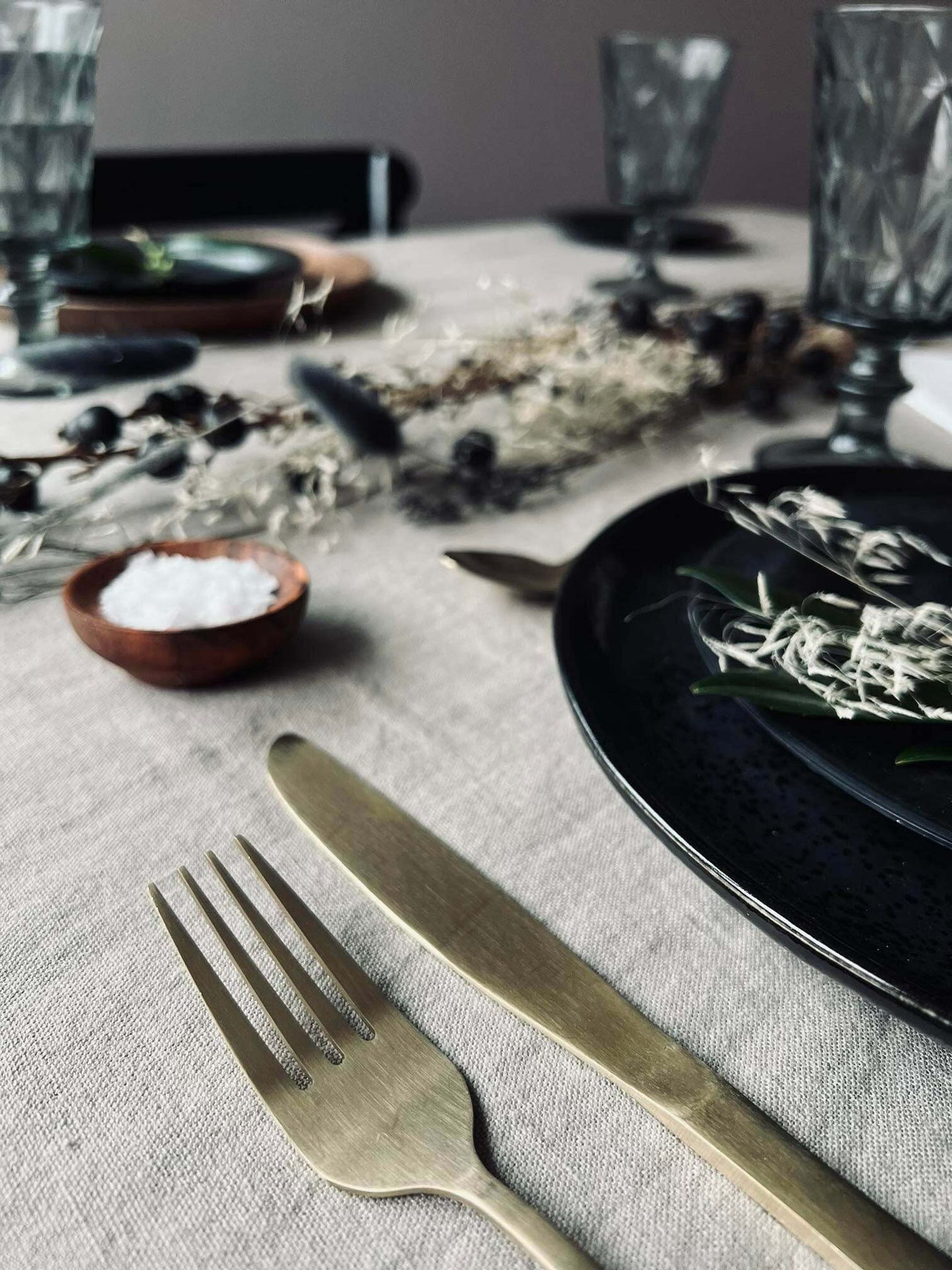 Bestik til 4 personer - Mat guld Molly - VIAMAJA.DK