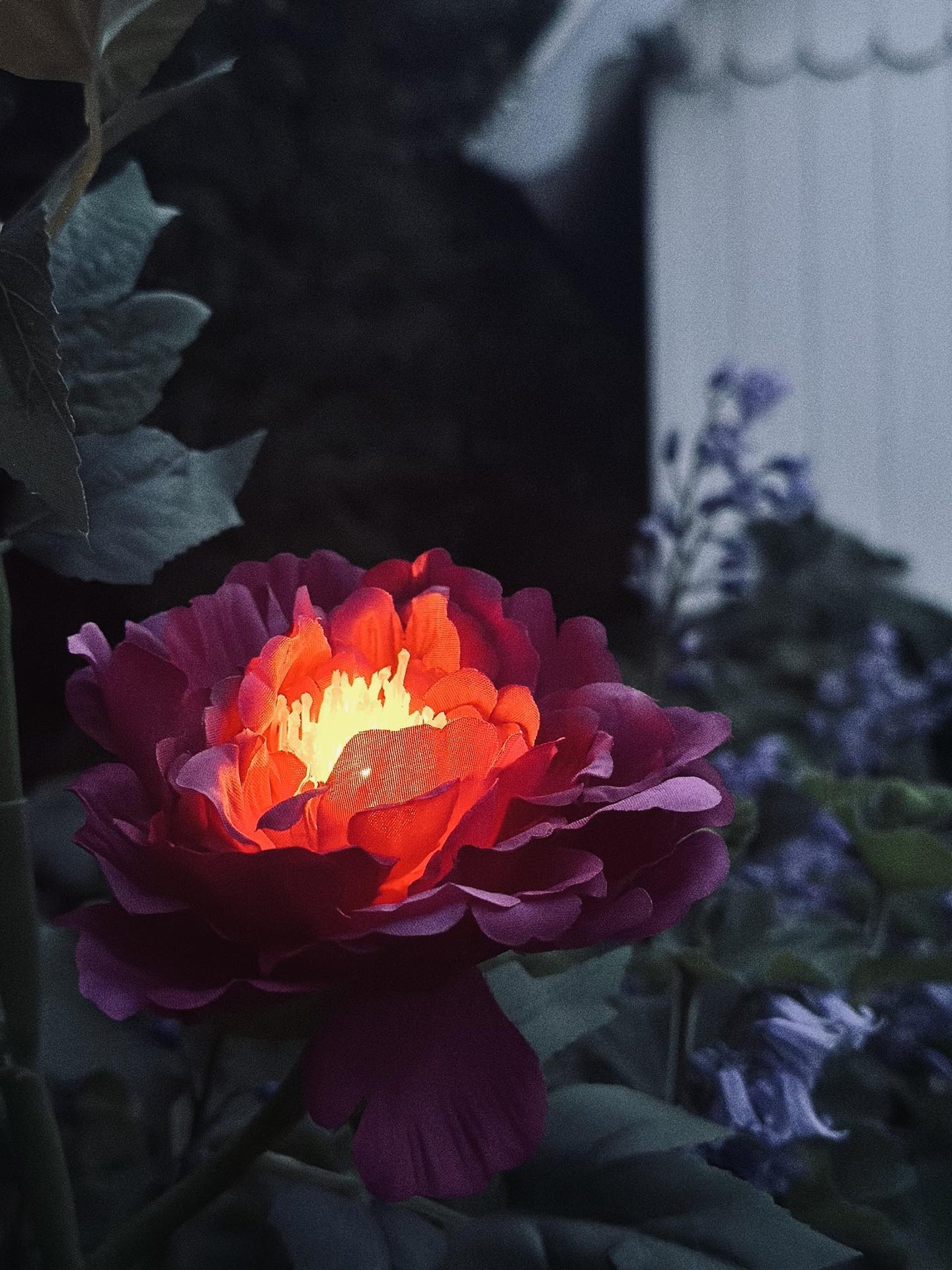 Blomst med solceller – Pink - VIAMAJA.DK