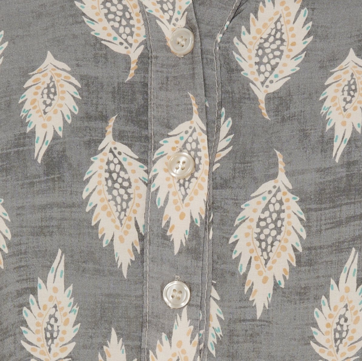 Bluse med flæsekant – Grey Nadia - VIAMAJA.DK