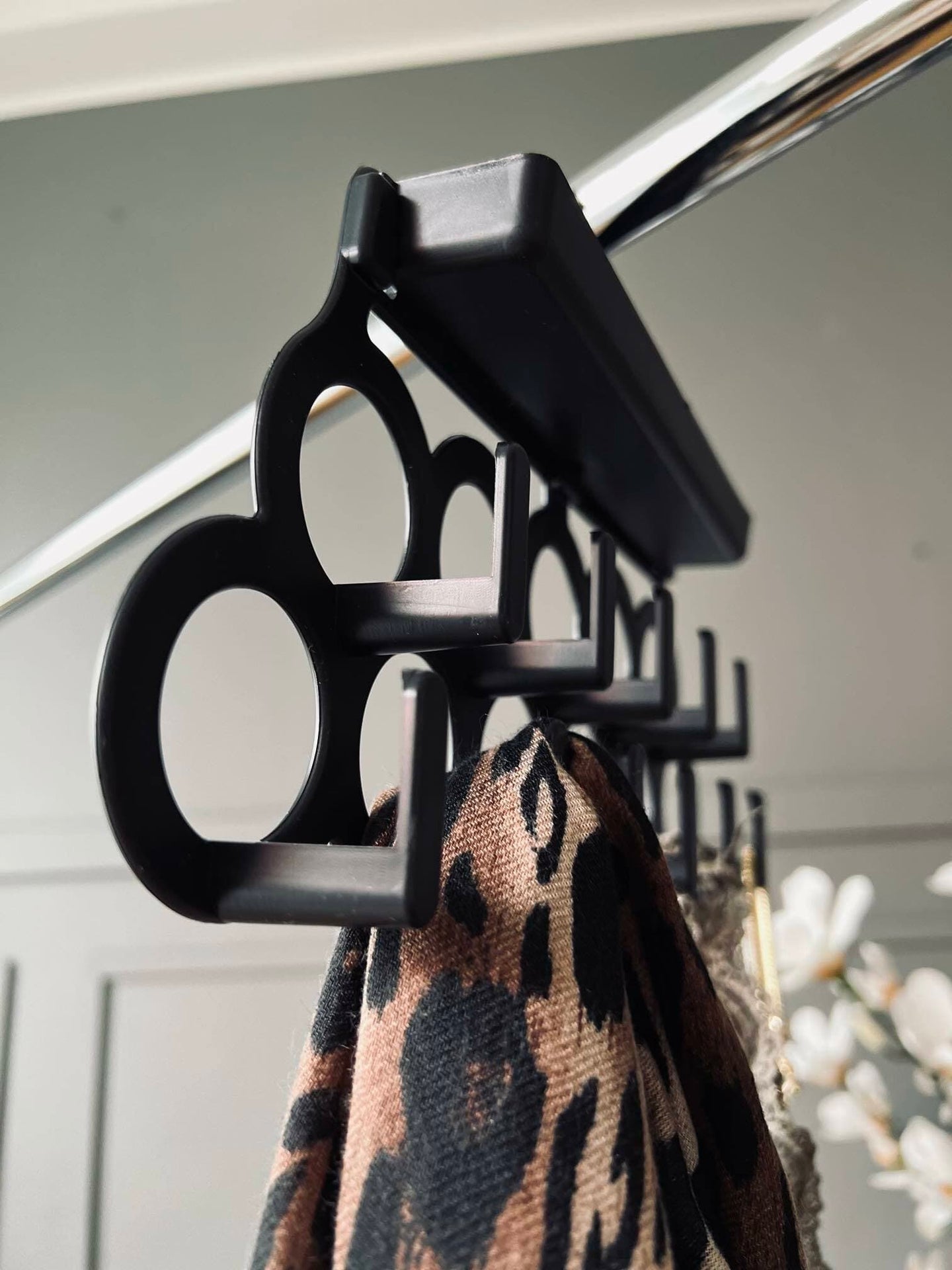 Bøjler med knage - VIAMAJA.DK