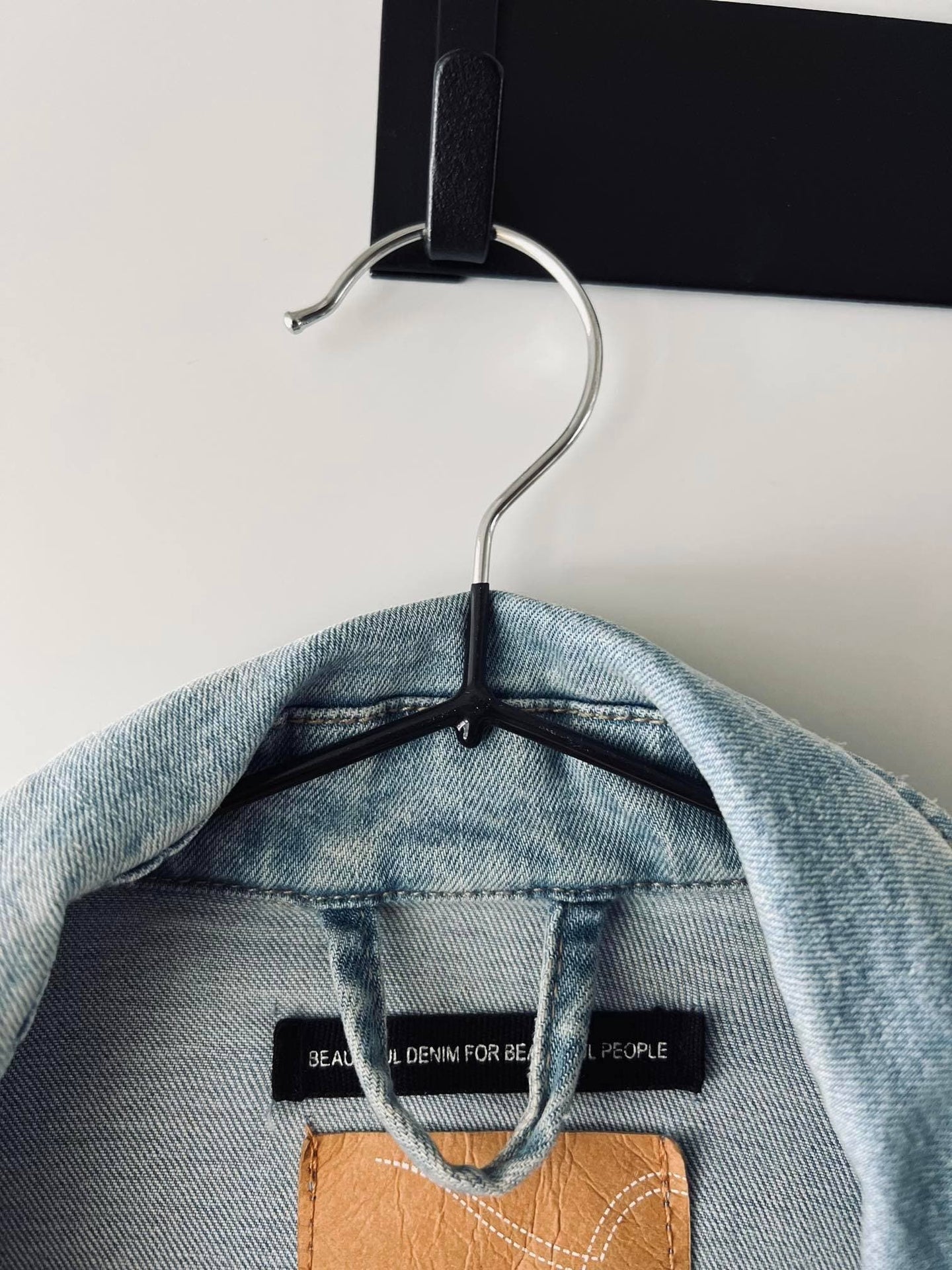 Bøjler - Sort sæt af 10 stk - VIAMAJA.DK