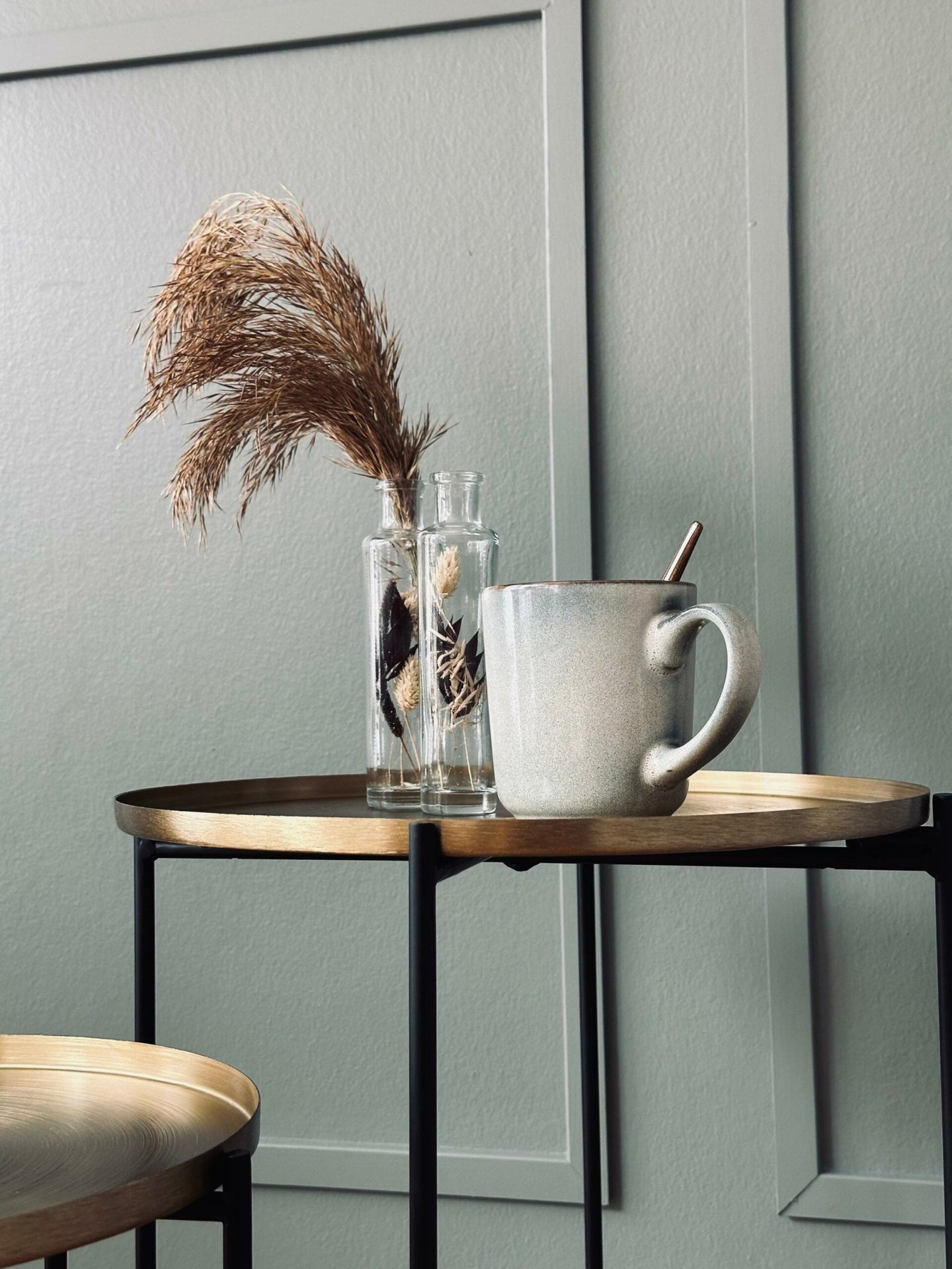 Bord i sort og guld metal – Large - VIAMAJA.DK