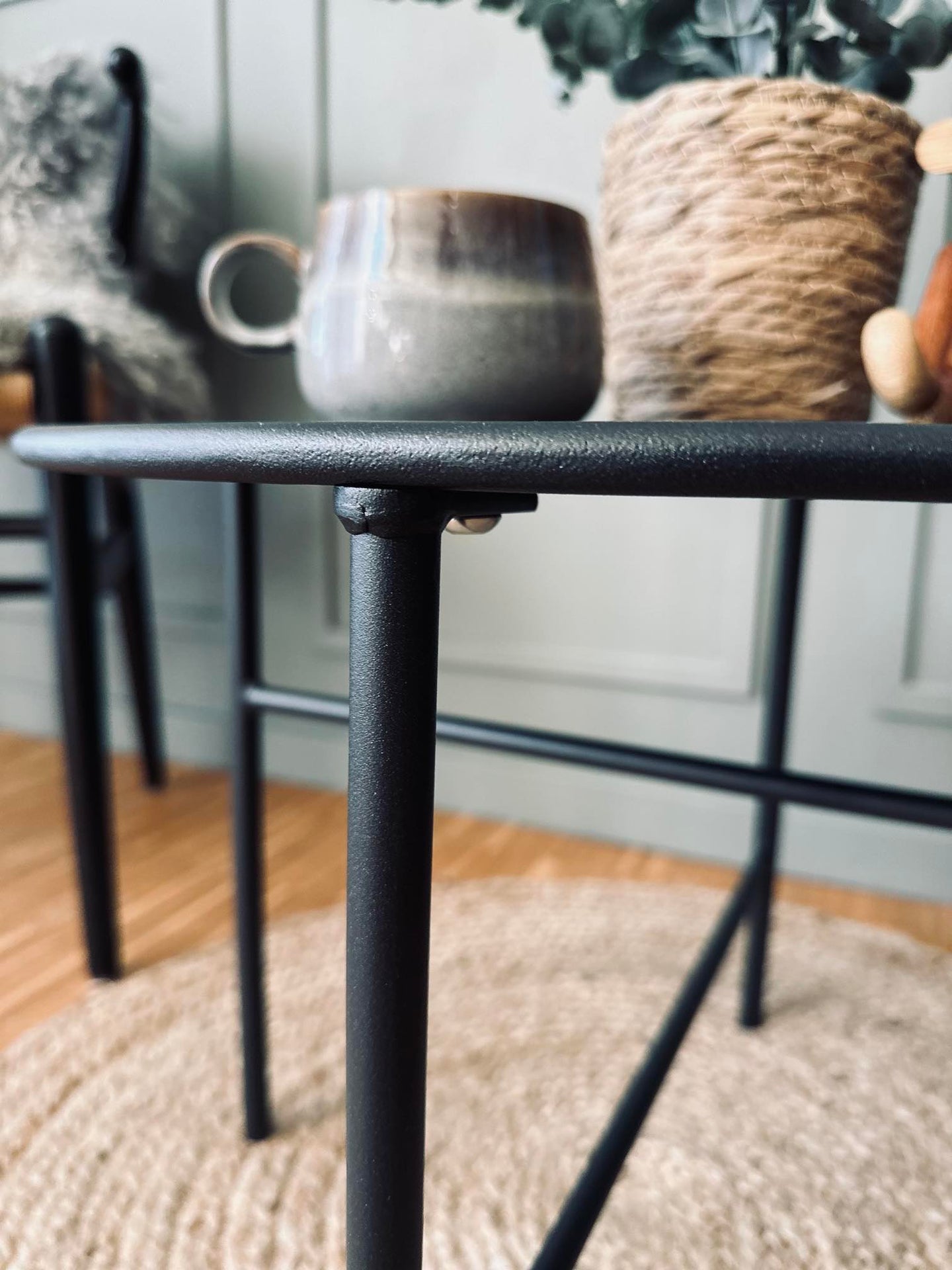 Bord til inde og ude – Mat sort Dia 50 cm - VIAMAJA.DK