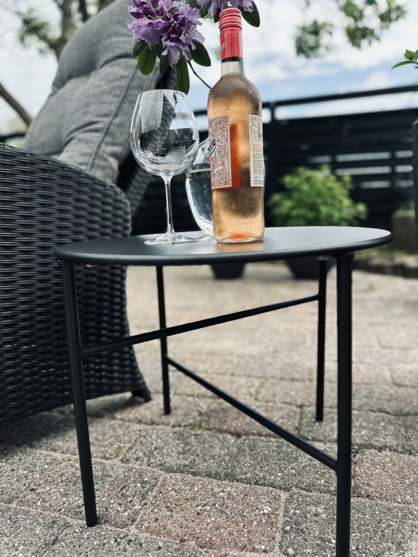 Bord til inde og ude – Mat sort Dia 50 cm - VIAMAJA.DK