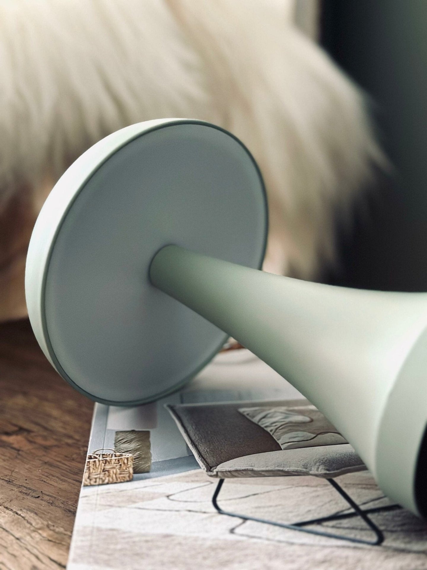 Bordlampe genopladelig – Mushroom Dusty green - VIAMAJA.DK