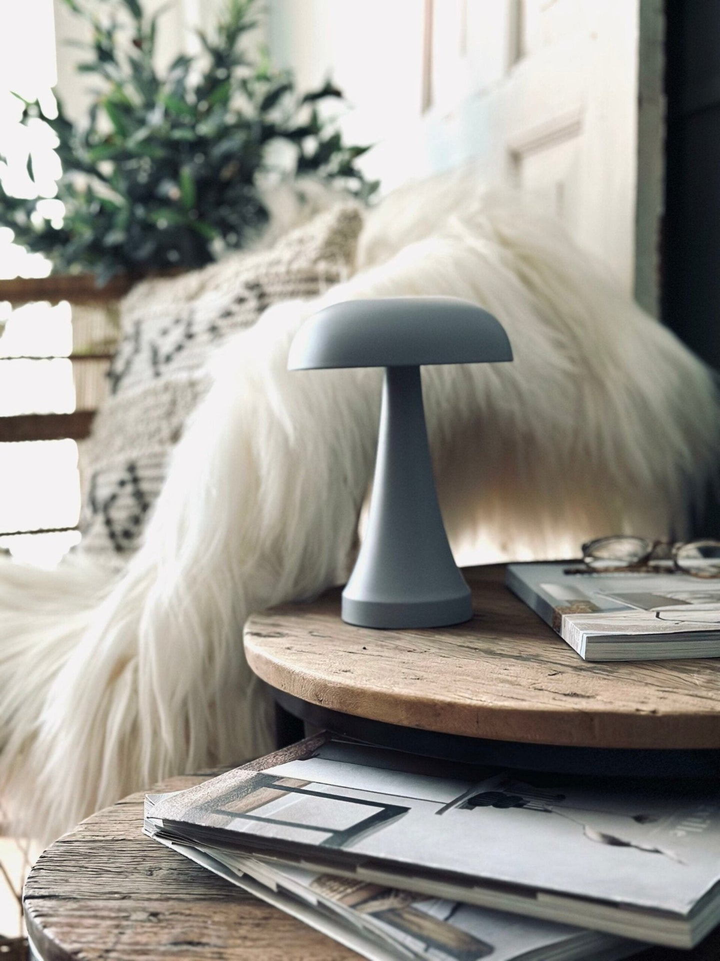 Bordlampe genopladelig – Mushroom Grå - VIAMAJA.DK