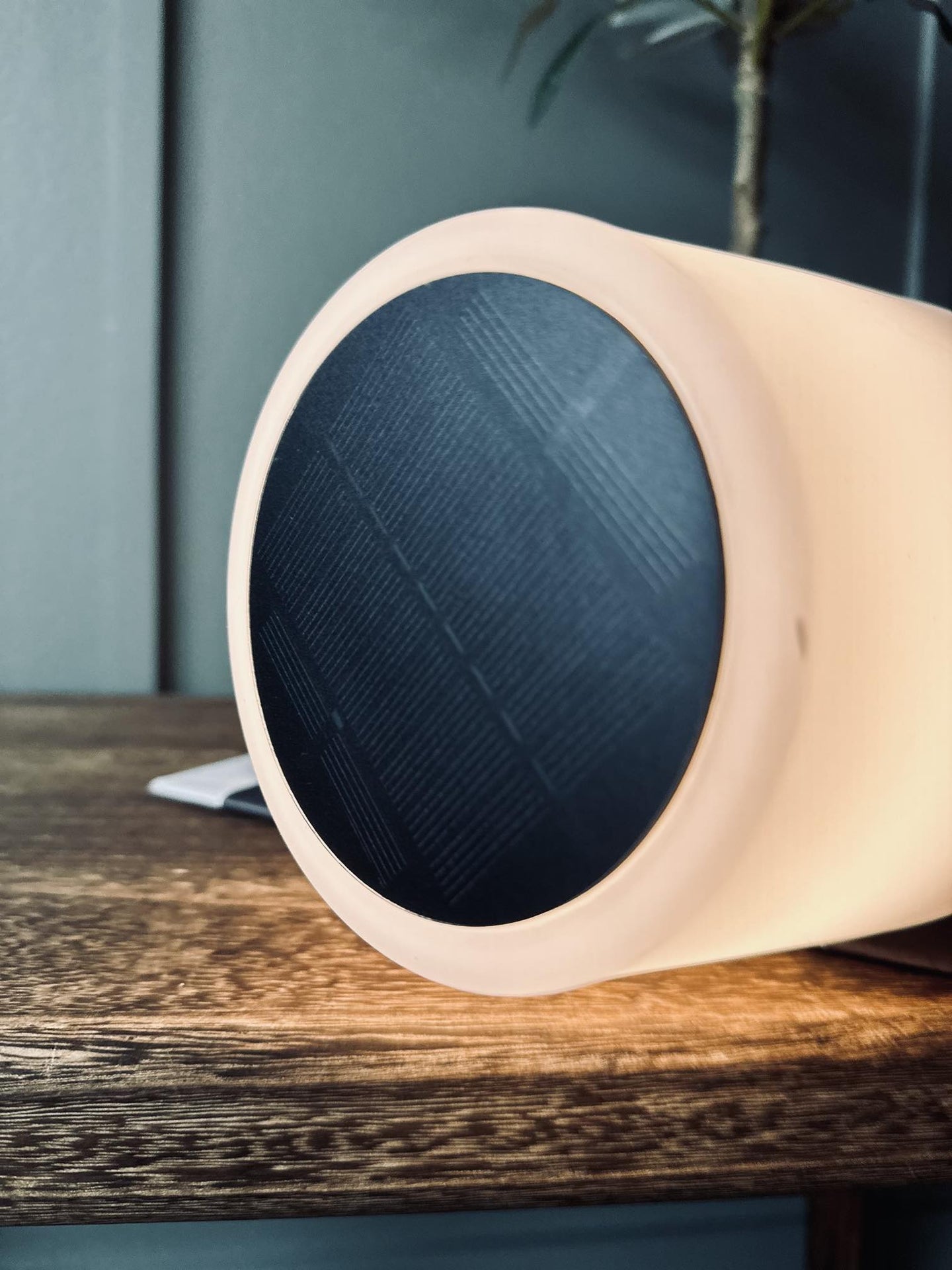 Bordlampe med solceller og genopladelig funktion - VIAMAJA.DK