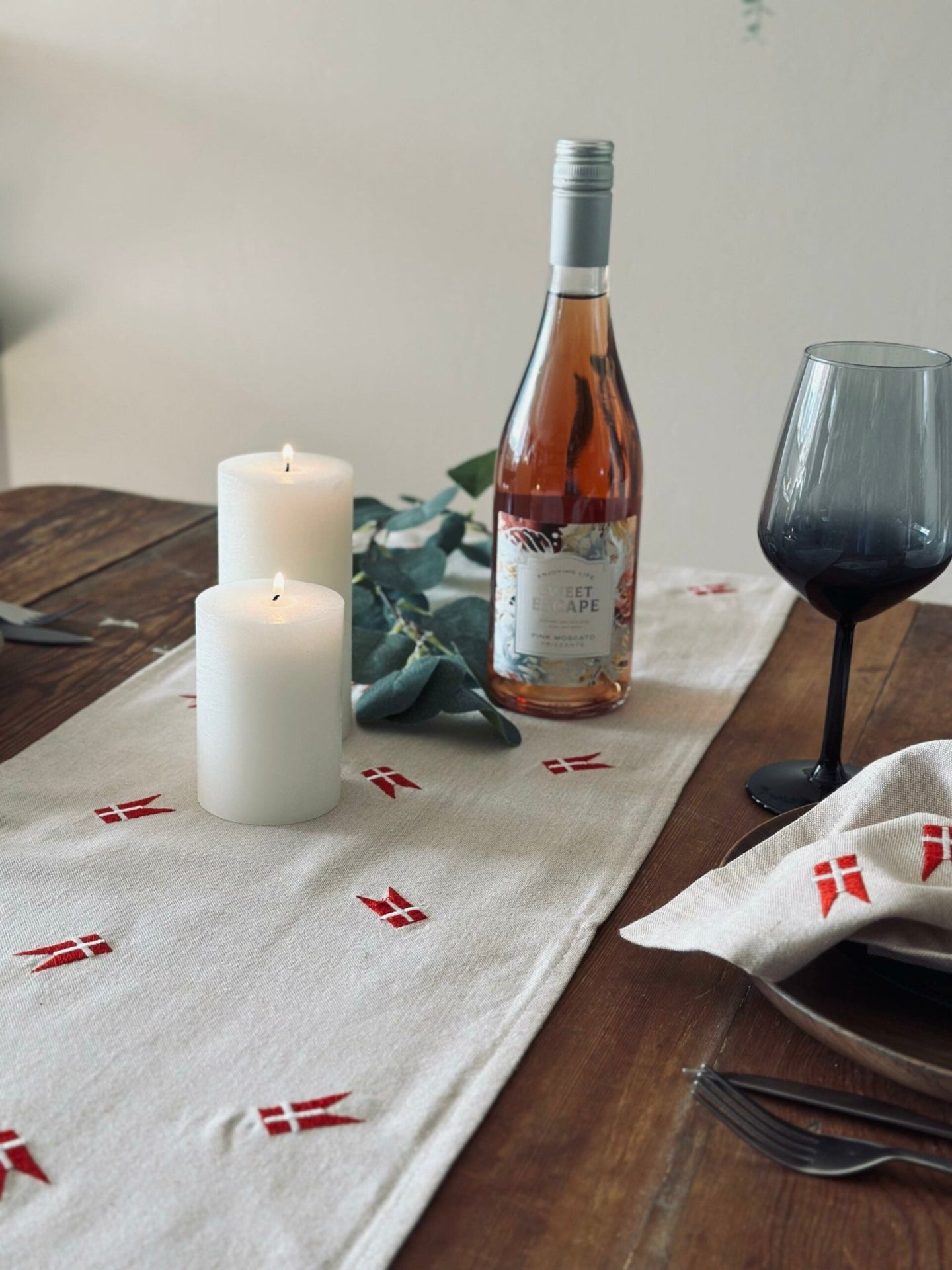 Bordløber med flag – Flere størrelser - VIAMAJA.DK