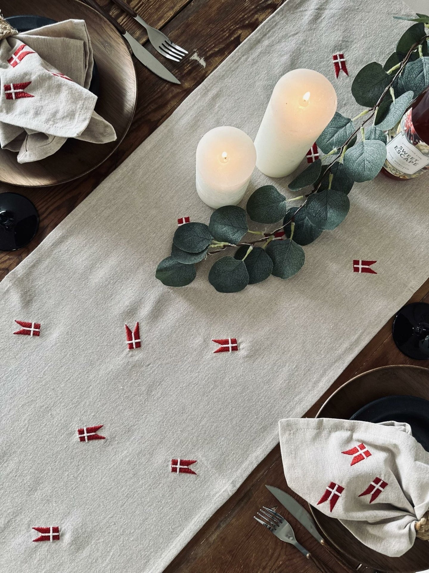 Bordløber med flag – Flere størrelser - VIAMAJA.DK