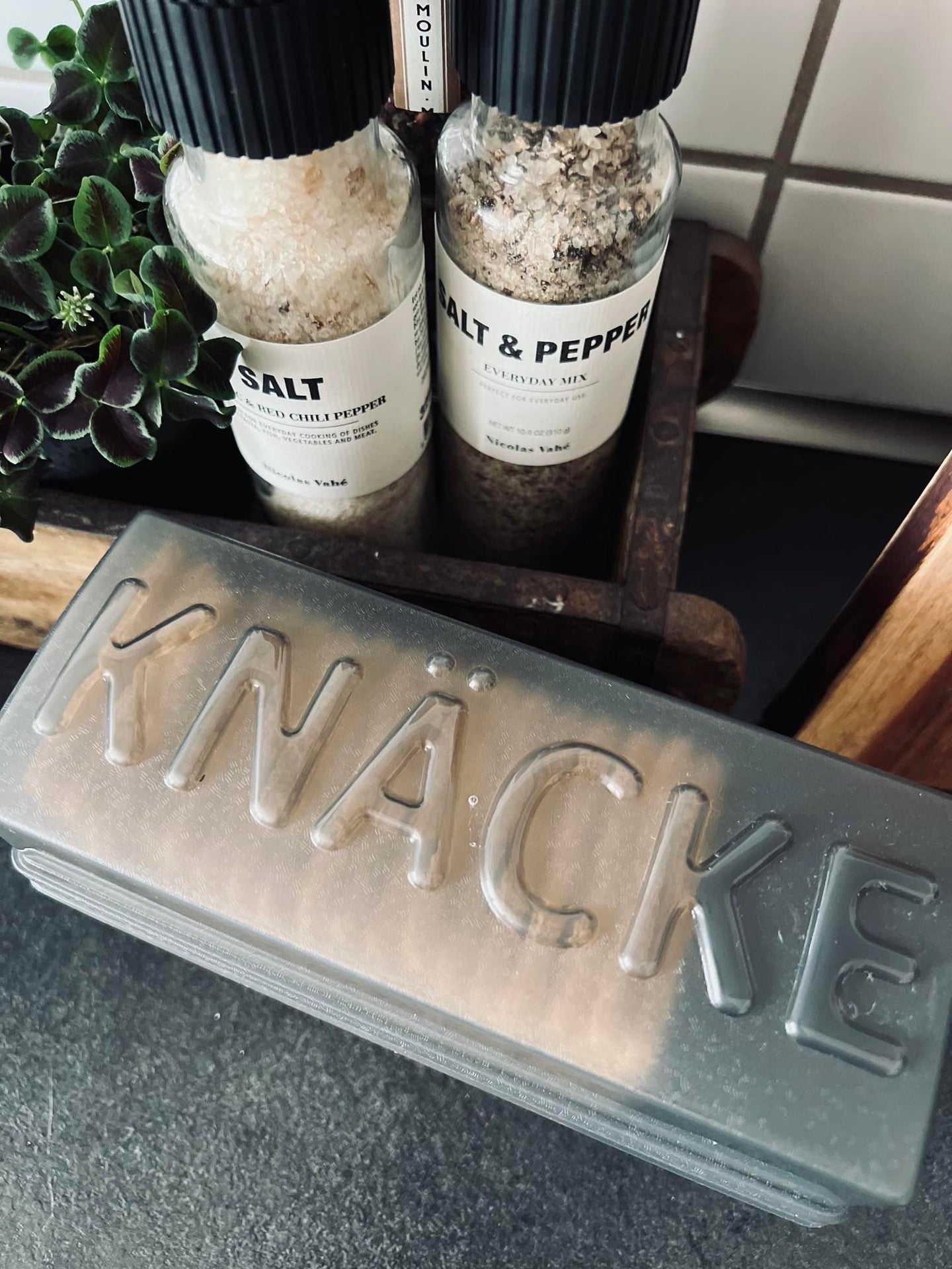 Box til knækbrød - Grå - VIAMAJA.DK