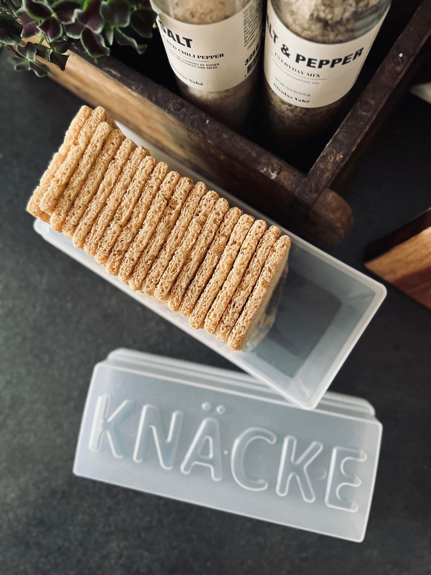 Box til knækbrød - Lys - VIAMAJA.DK